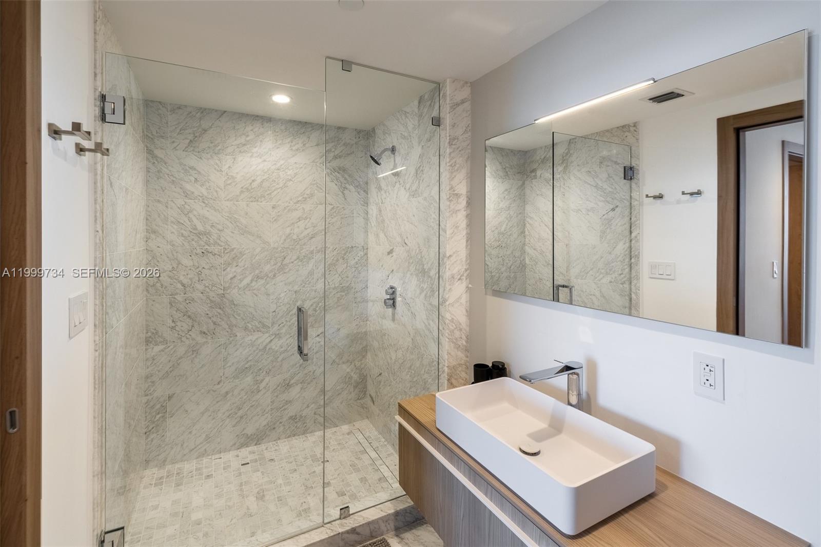 ONDA RESIDENCES - Residential