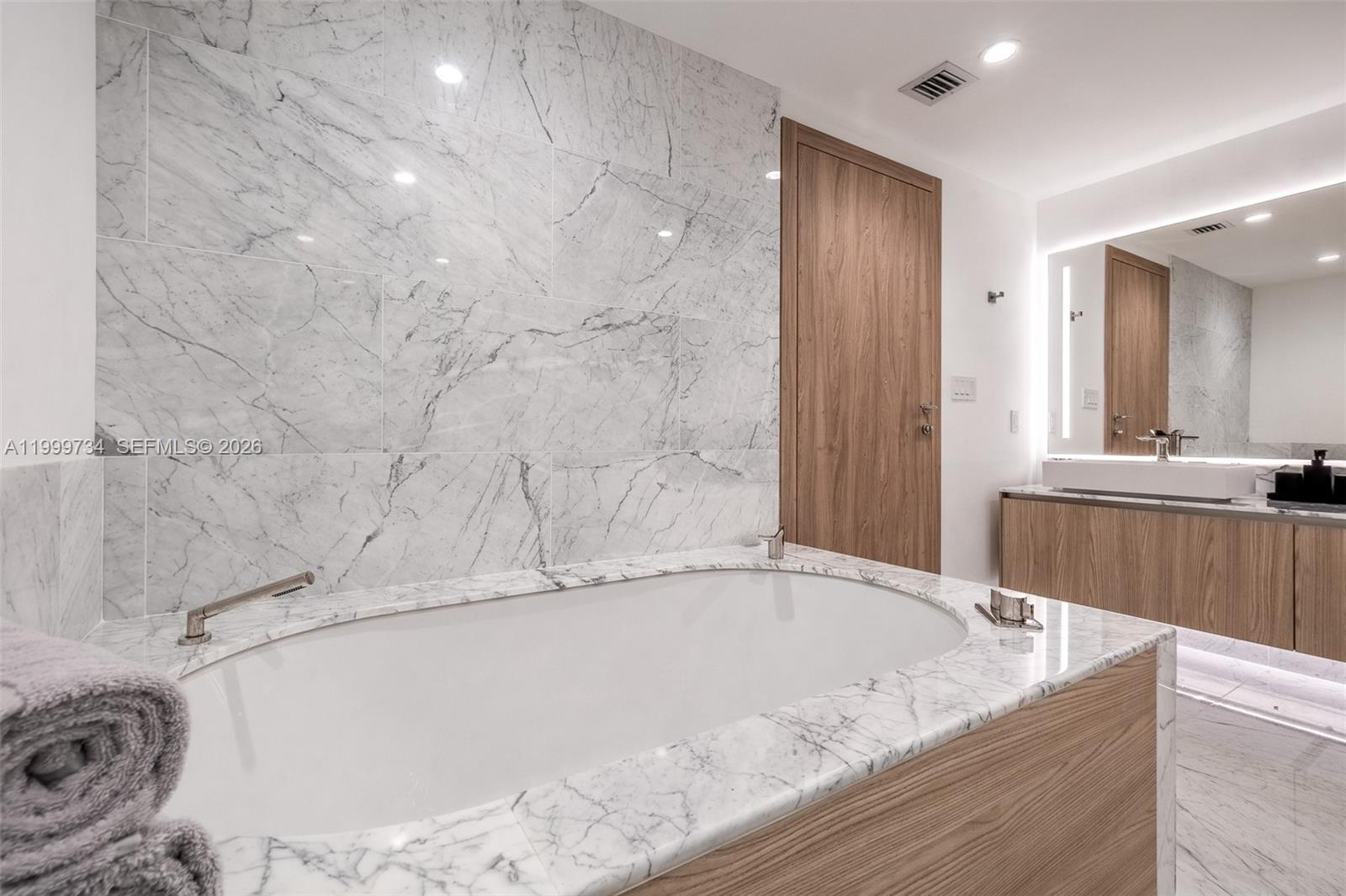 ONDA RESIDENCES - Residential