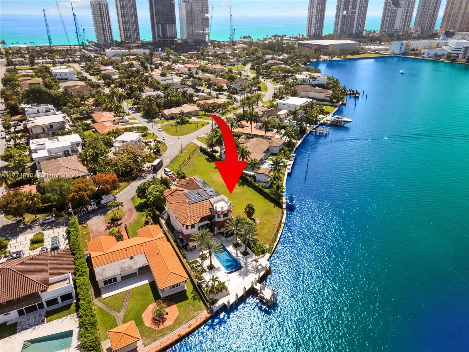 GOLDEN SHORES - Land