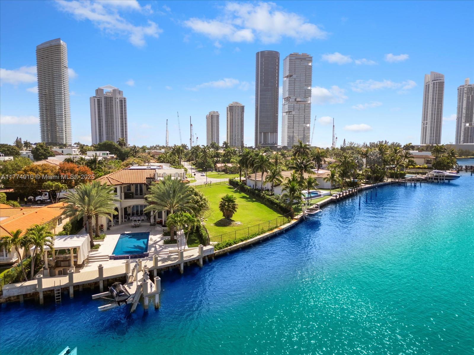 GOLDEN SHORES - Land