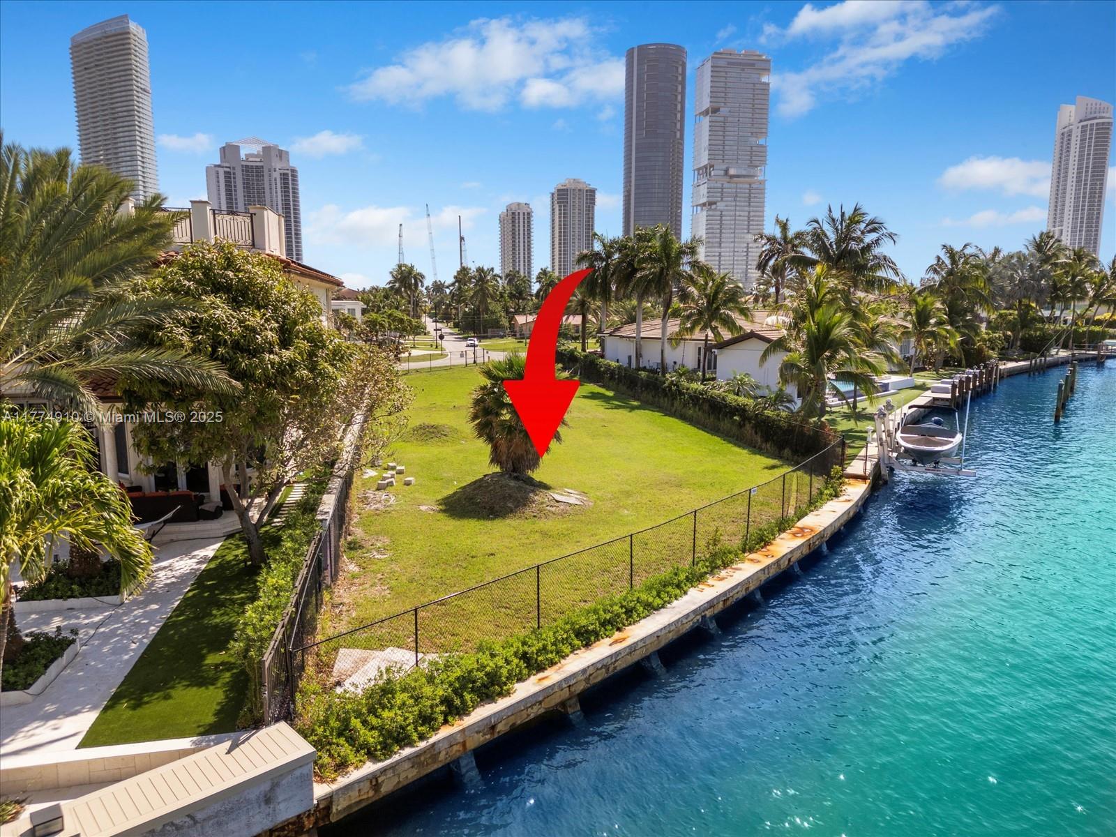 GOLDEN SHORES - Land