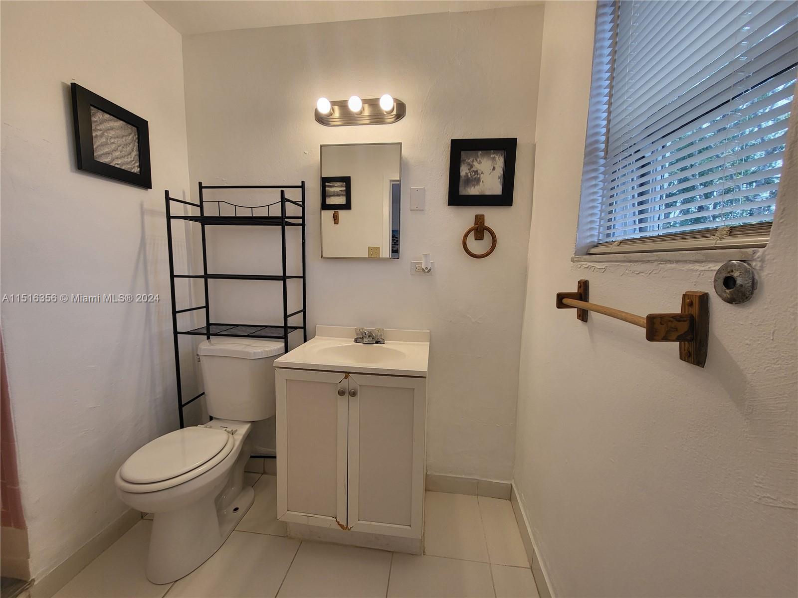 NORTH HOLLYWOOD - Residential Lease