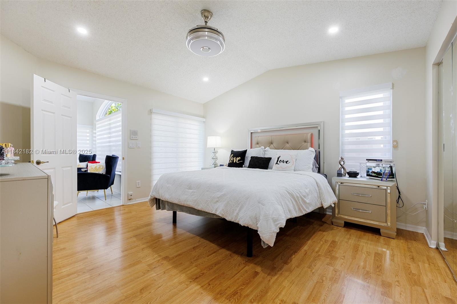 WOODS LAKE - Residential