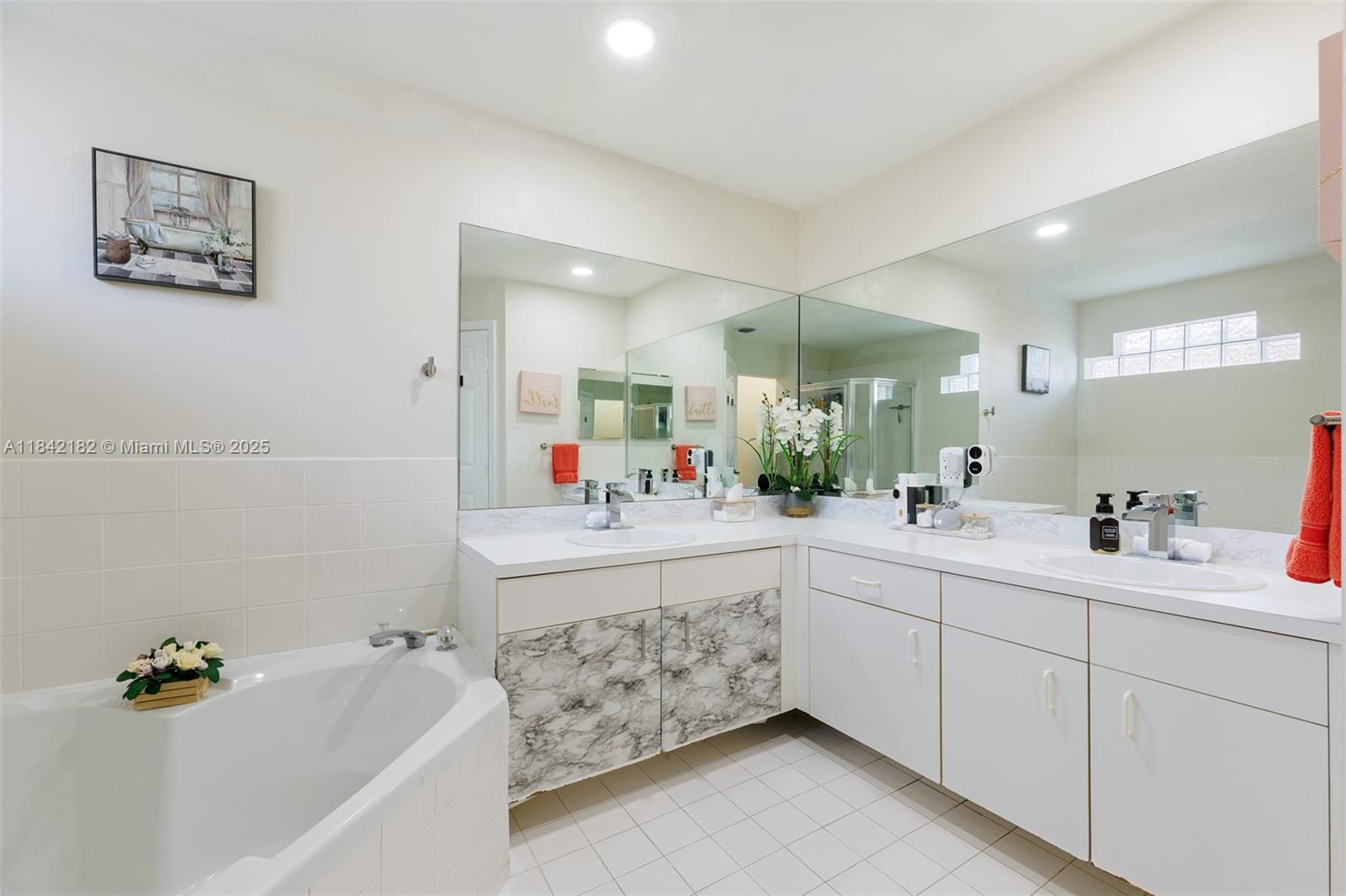 WOODS LAKE - Residential