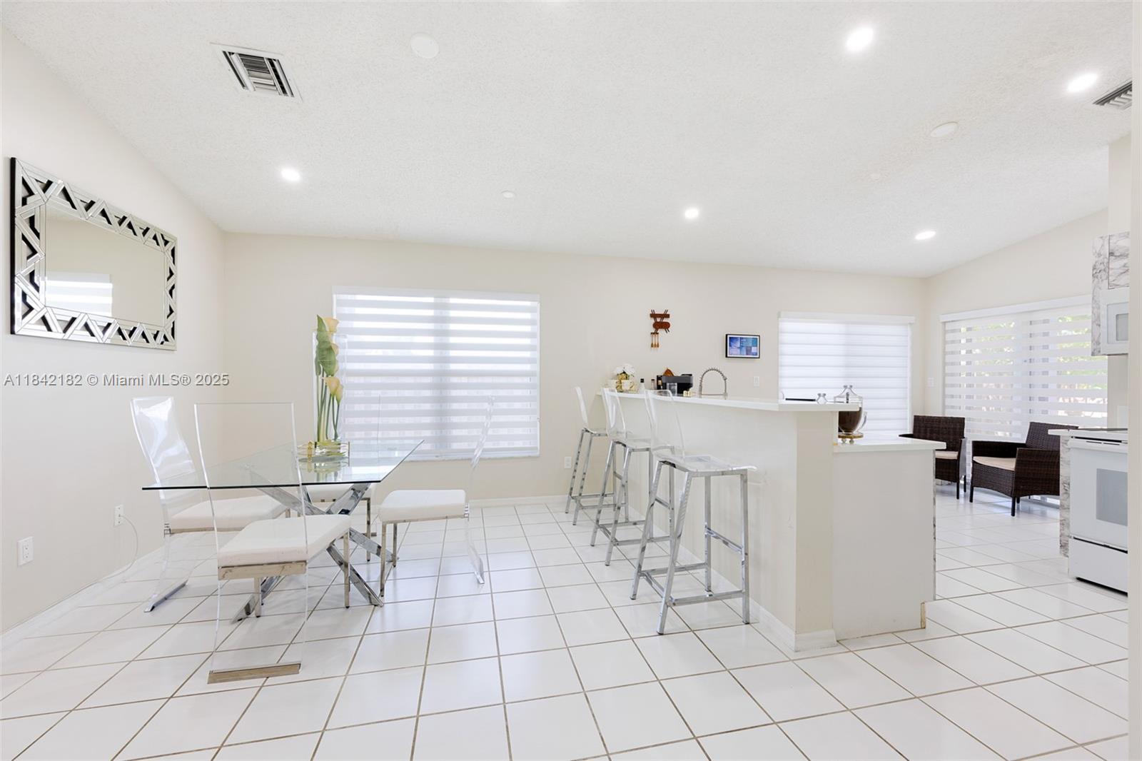 WOODS LAKE - Residential