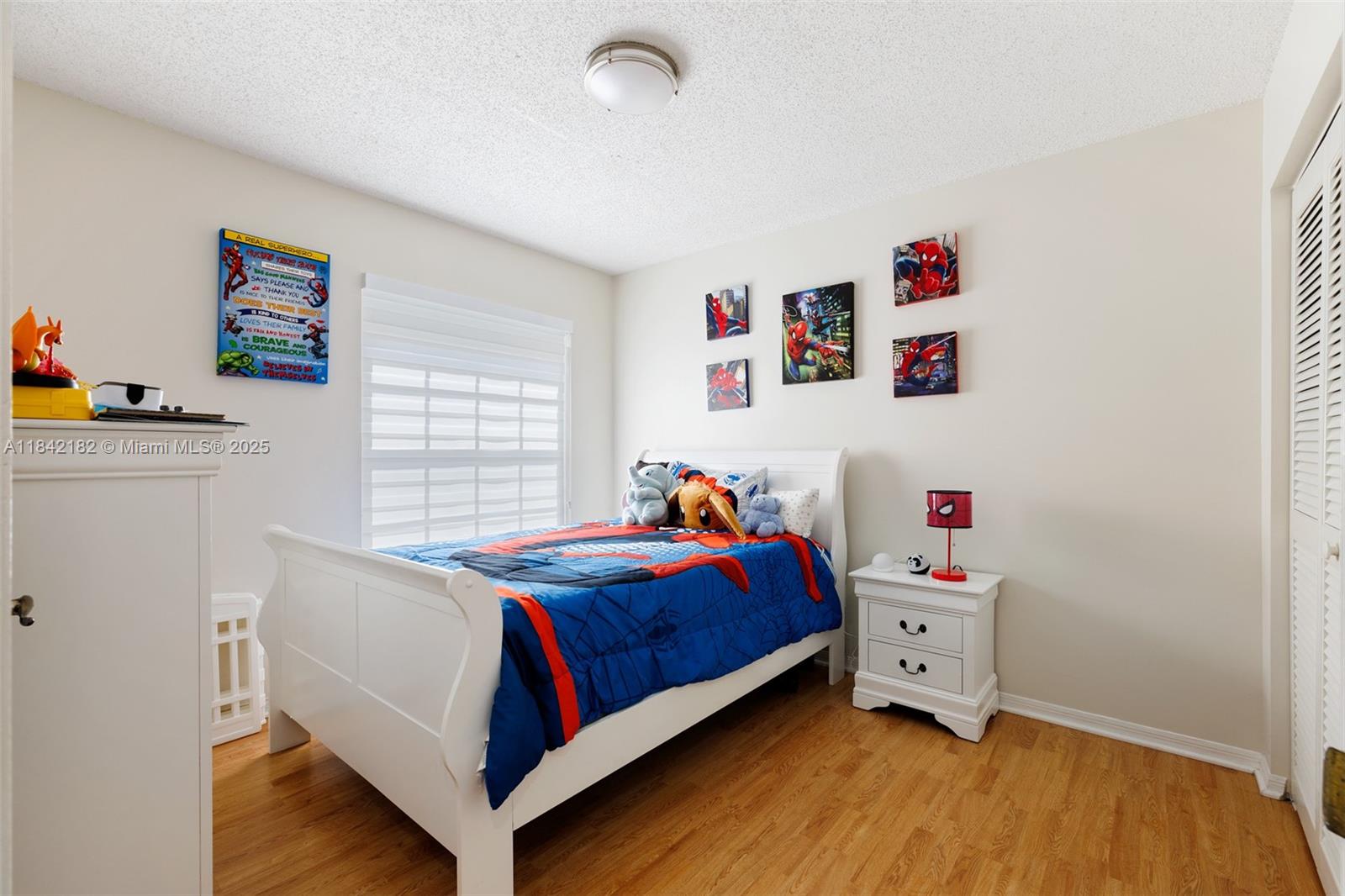 WOODS LAKE - Residential