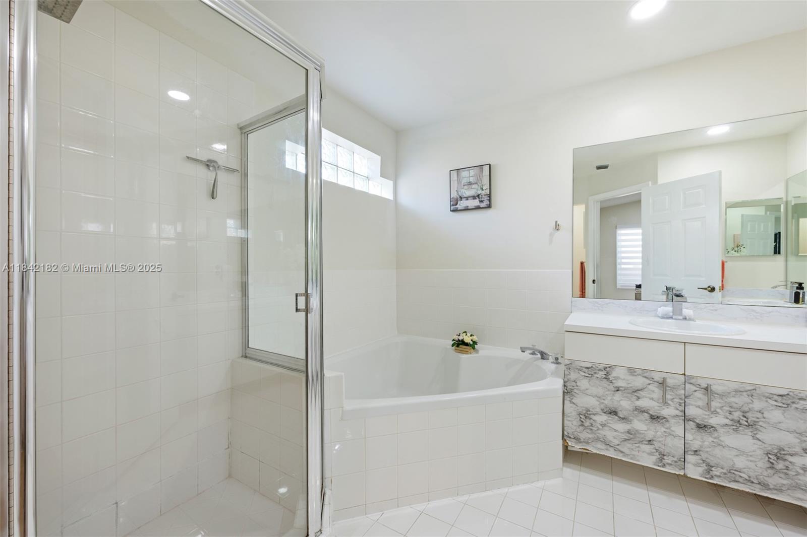 WOODS LAKE - Residential