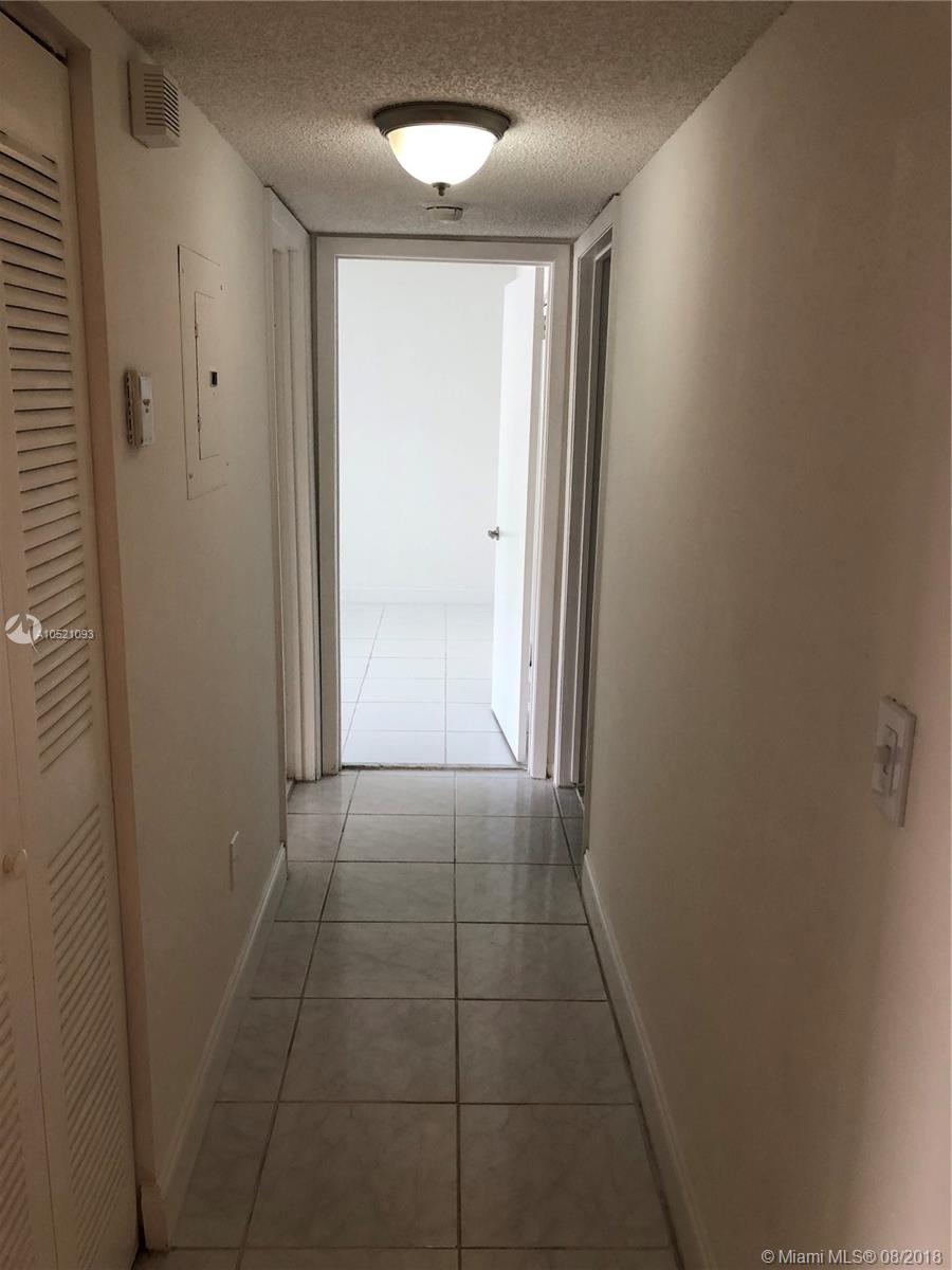 LAKEVIEW AT THE HAMMOCKS - Residential