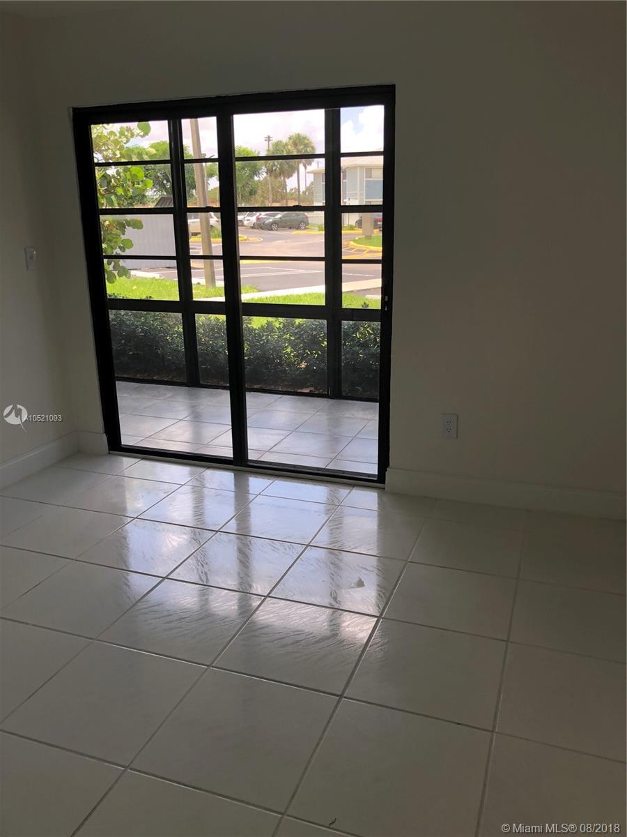 LAKEVIEW AT THE HAMMOCKS - Residential