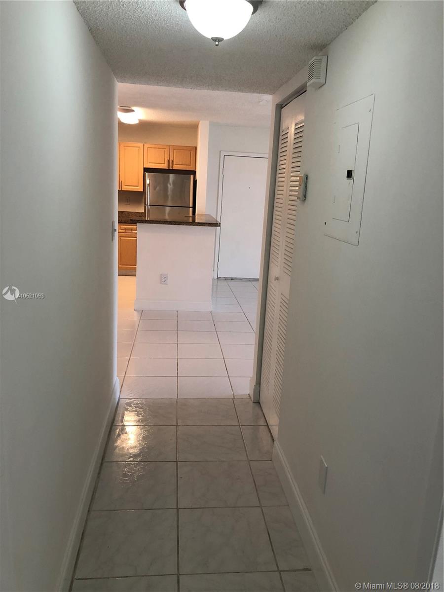 LAKEVIEW AT THE HAMMOCKS - Residential