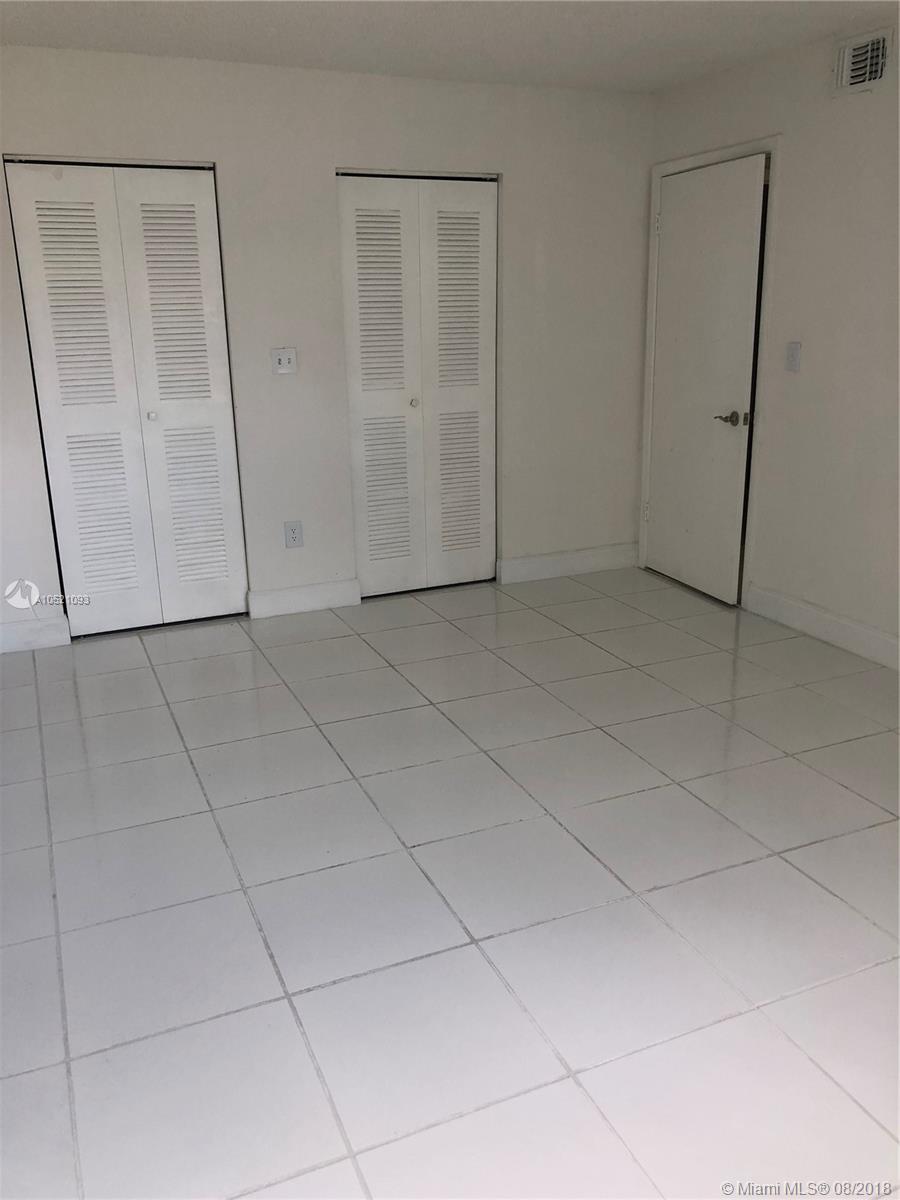 LAKEVIEW AT THE HAMMOCKS - Residential