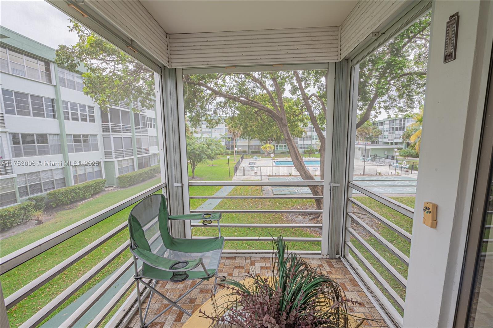 WATERGATE CONDOMINIUM - Residential