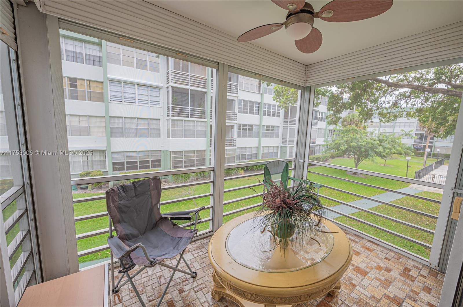 WATERGATE CONDOMINIUM - Residential
