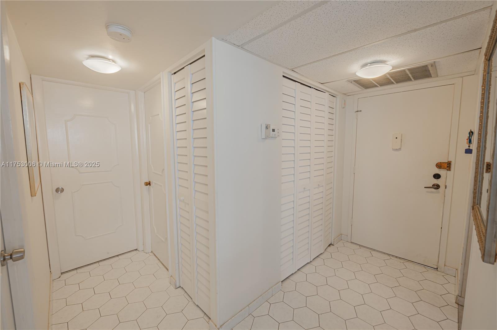 WATERGATE CONDOMINIUM - Residential