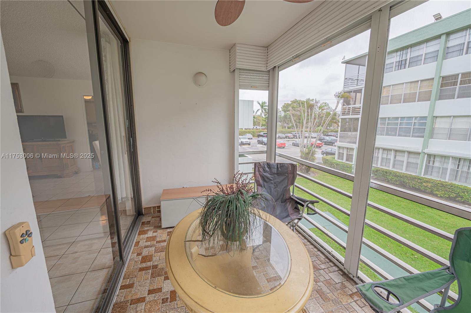 WATERGATE CONDOMINIUM - Residential