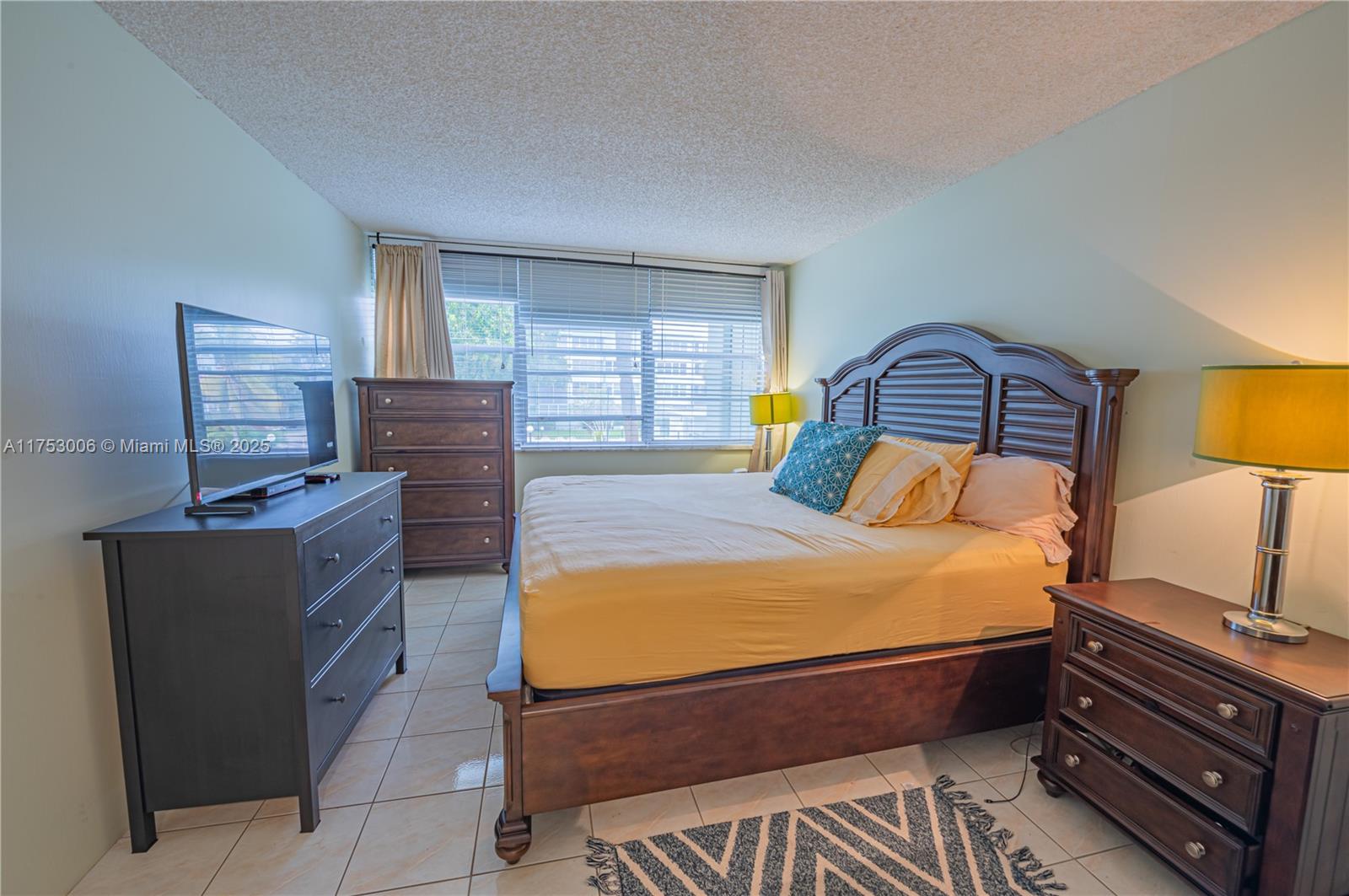 WATERGATE CONDOMINIUM - Residential
