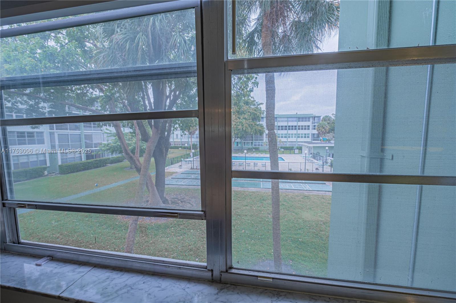 WATERGATE CONDOMINIUM - Residential