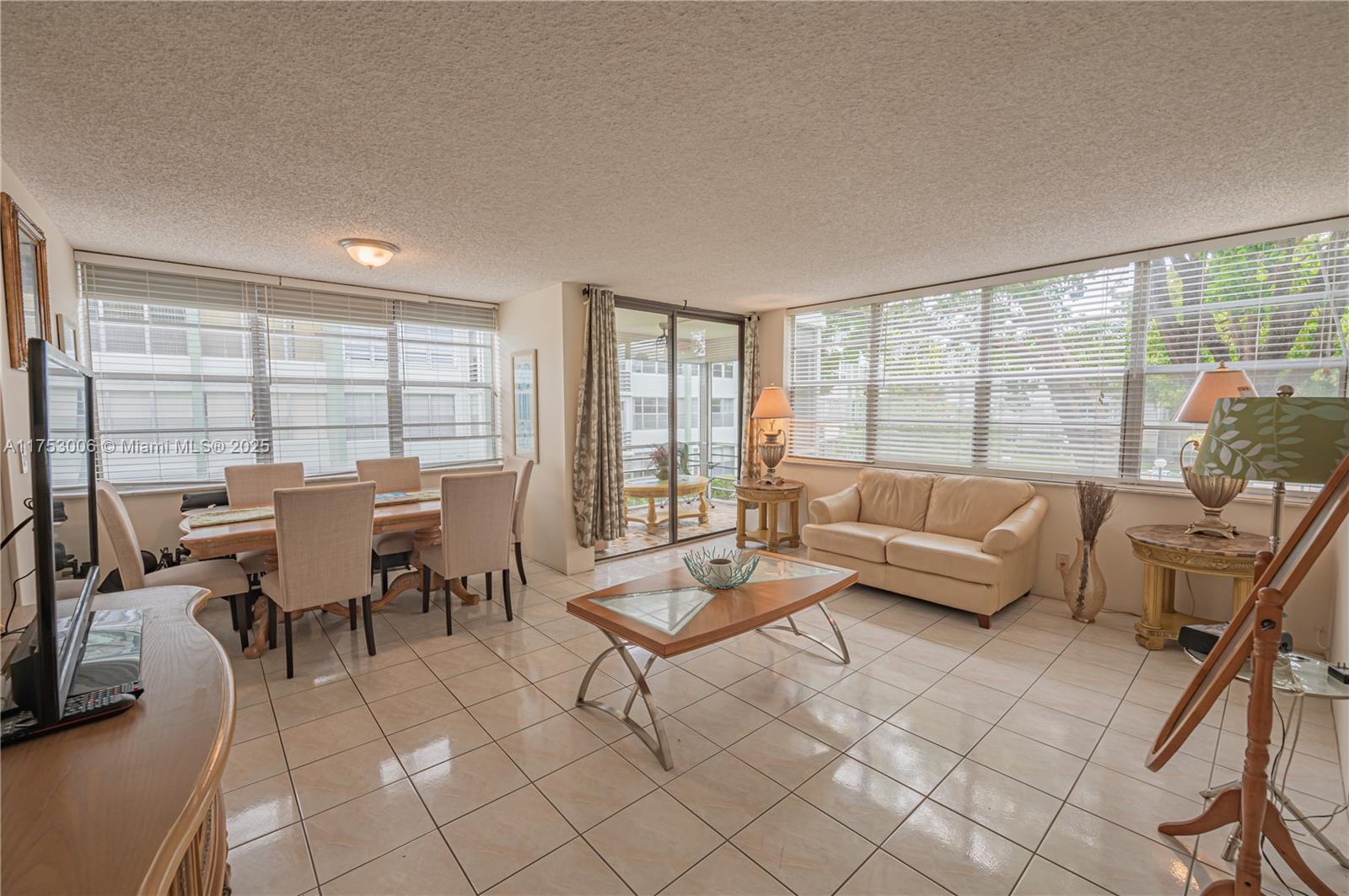 WATERGATE CONDOMINIUM - Residential
