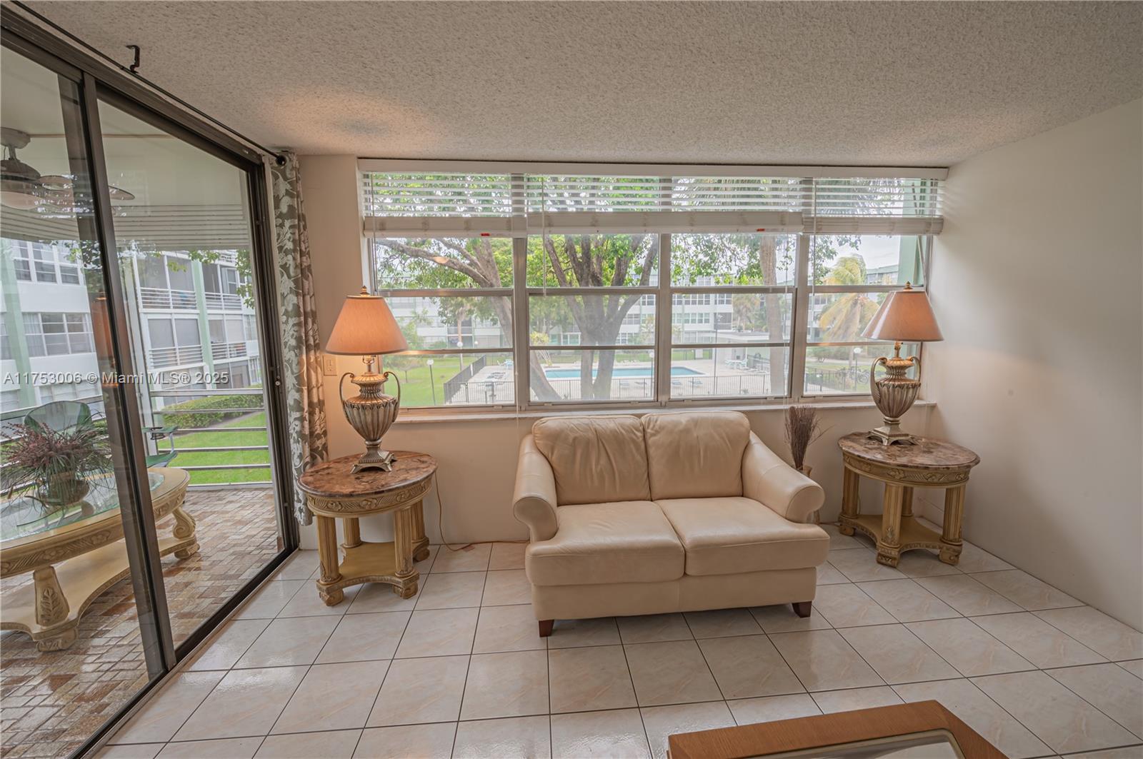 WATERGATE CONDOMINIUM - Residential