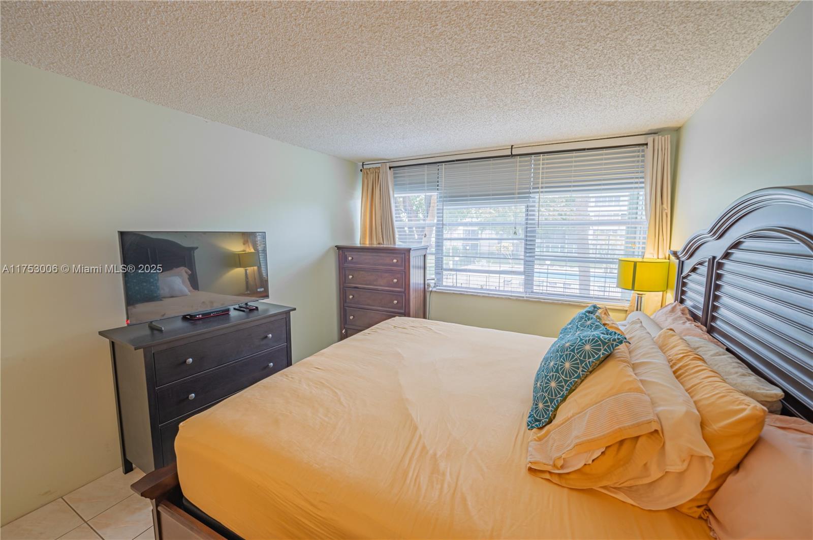 WATERGATE CONDOMINIUM - Residential