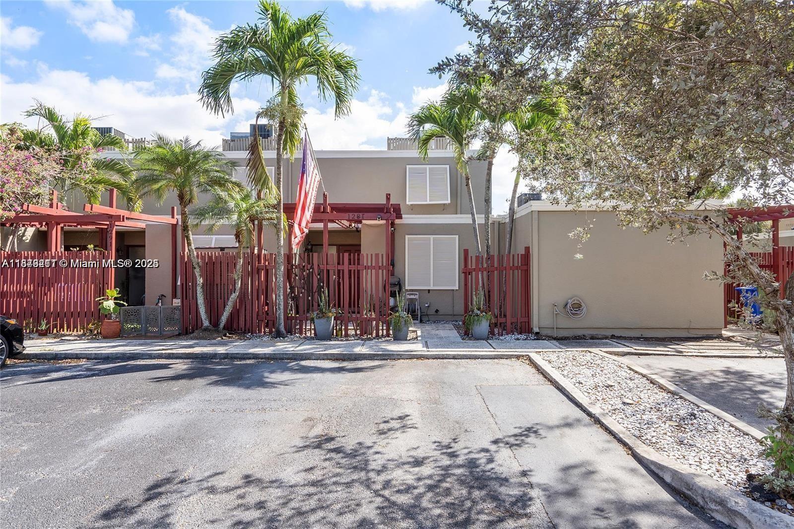 BEAUTIFUL 2/2 FULLY FURNISHED TOWNHOUSE ON PEMBROKE LAKES GOLF COURSE!! AMAZING VIEWS FROM THIS UPDATED UNIT WITH A GORGEOUS OPEN KITCHEN AND A BIG ISLAND TO SIT AROUND AND EAT. SCREENED IN PATIO WITH GOLF VIEW TO ENJOY SUNSETS AND BBQ. 2 ASSIGNED PARKING SPACES INFRONT OF THE UNIT, PLENTY OF GUEST PARKING, COMMUNITY POOL, TENNIS, CLUBHOUSE, AND PLAYGROUND. EXCELLENT LOCATION, GREAT SCHOOLS, SHOPPING, RESTAURANTS, HIGHWAYS AND MORE!! EASY TO SHOW!!