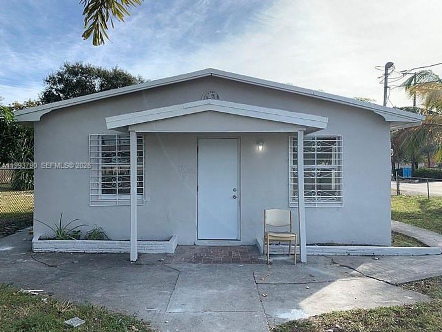 Spacious 3 beds 1 Bath home for Rent. Property seat on a larger corner lot of 6000 SF. A must see!