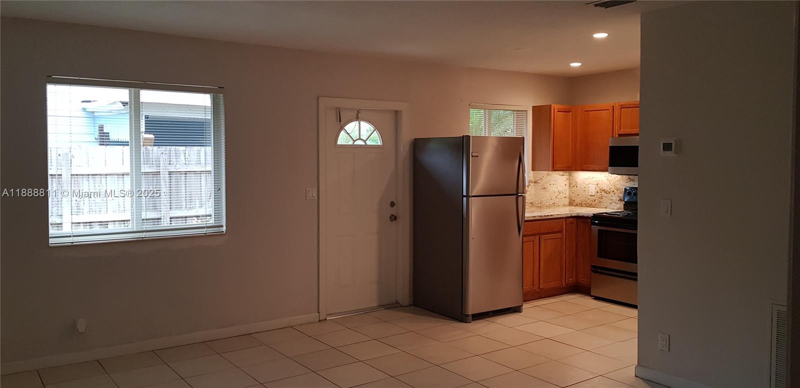 HEMINGWAY ON TEQUESTA CON - Residential Lease