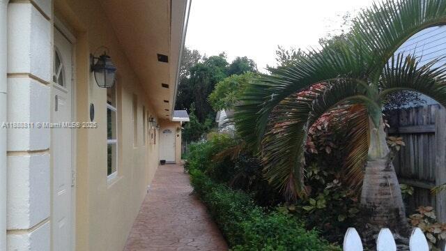 HEMINGWAY ON TEQUESTA CON - Residential Lease