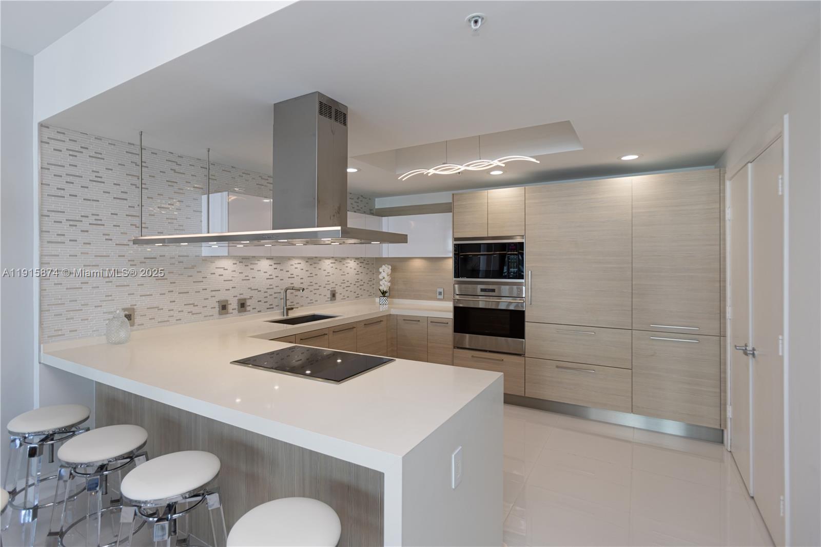 MARINA PALMS RESIDENCES S - Residential