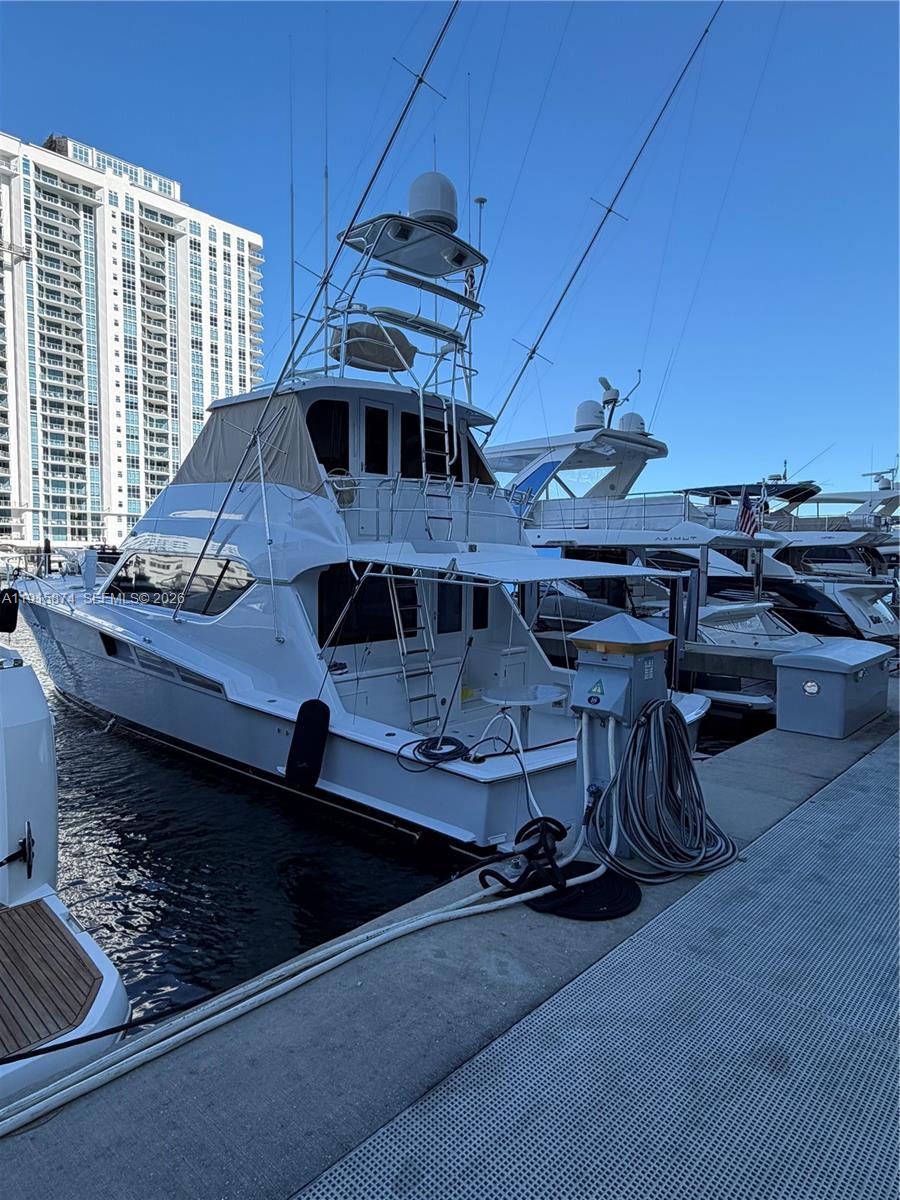 MARINA PALMS RESIDENCES S - Residential