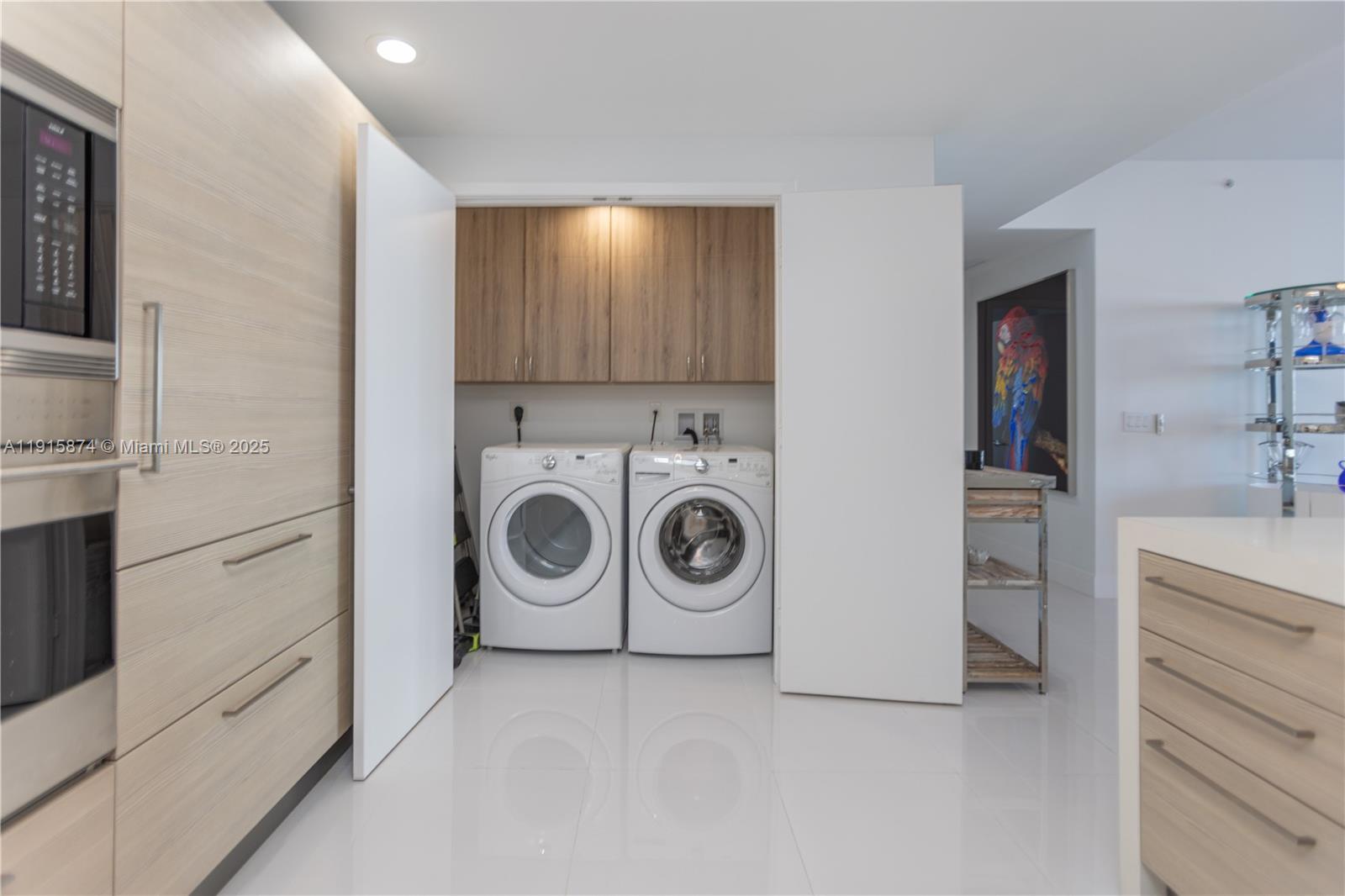 MARINA PALMS RESIDENCES S - Residential