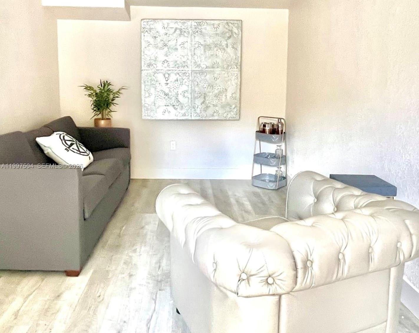 ORCHARD VILLA TRACK ADDN - Residential Income