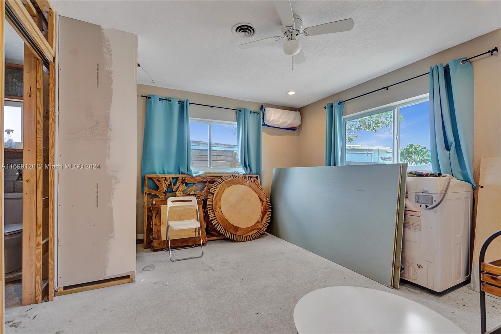 5403 NE 22nd Ter
