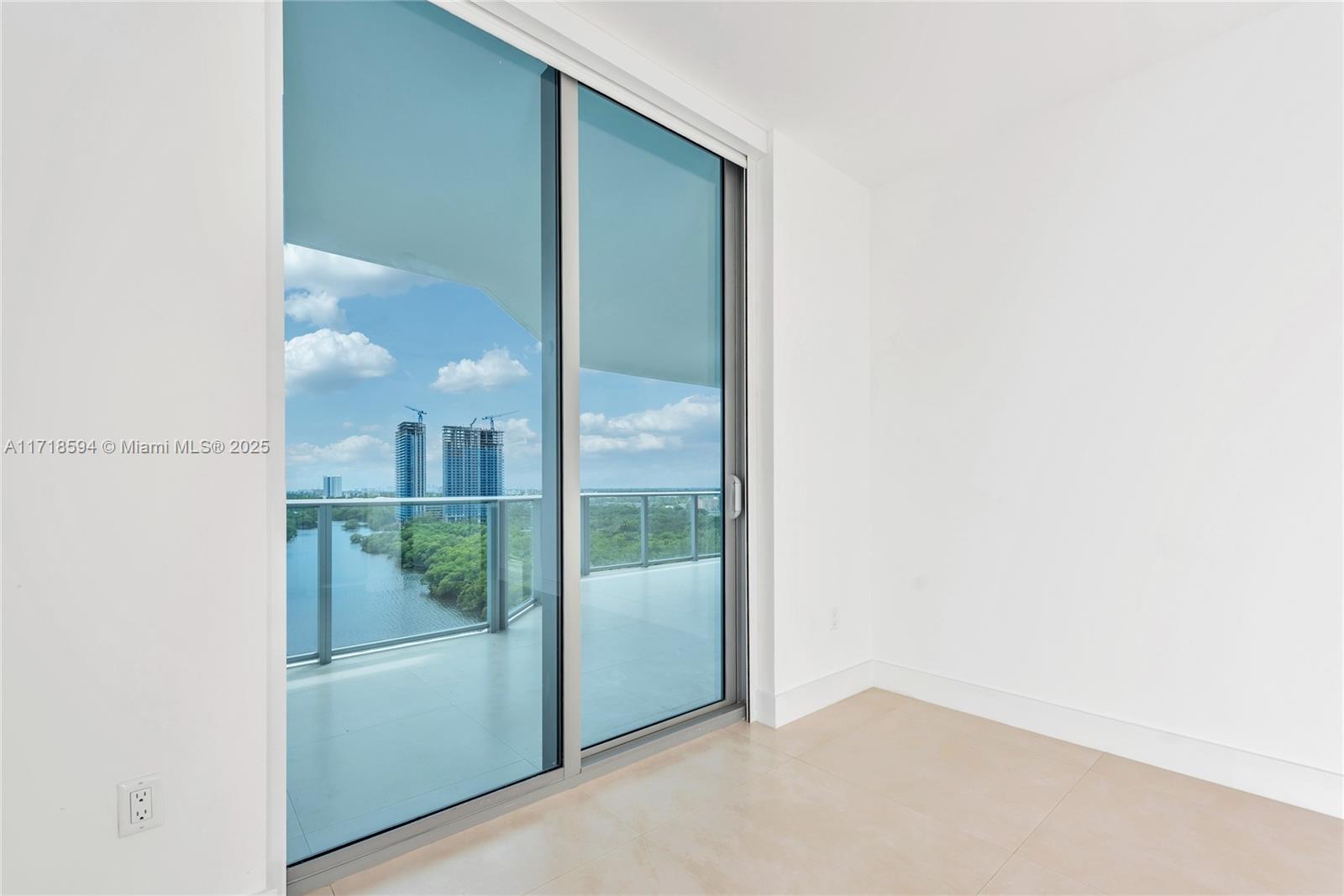 THE RESERVE MARINA PALMS - Residential
