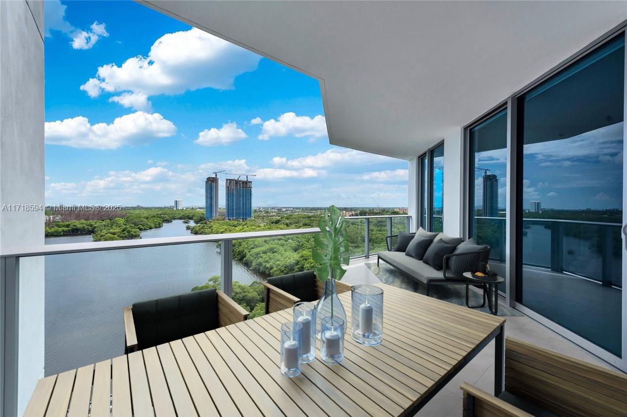 THE RESERVE MARINA PALMS - Residential