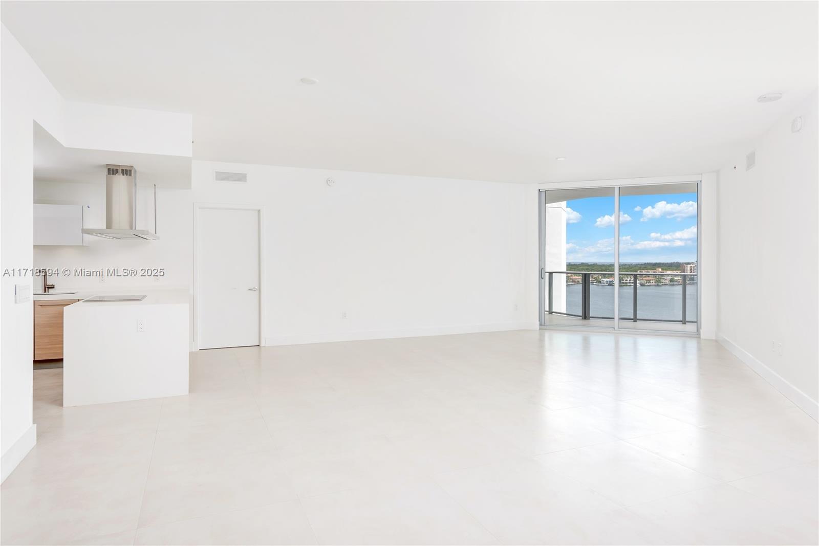 THE RESERVE MARINA PALMS - Residential