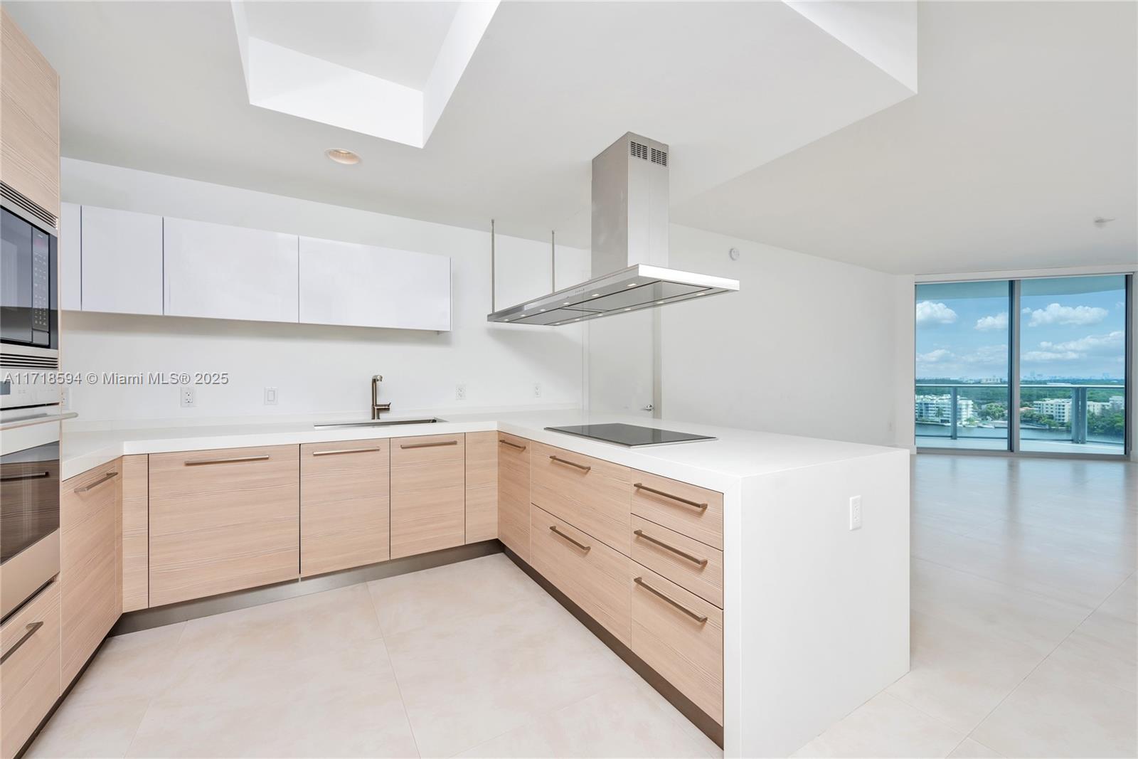 THE RESERVE MARINA PALMS - Residential