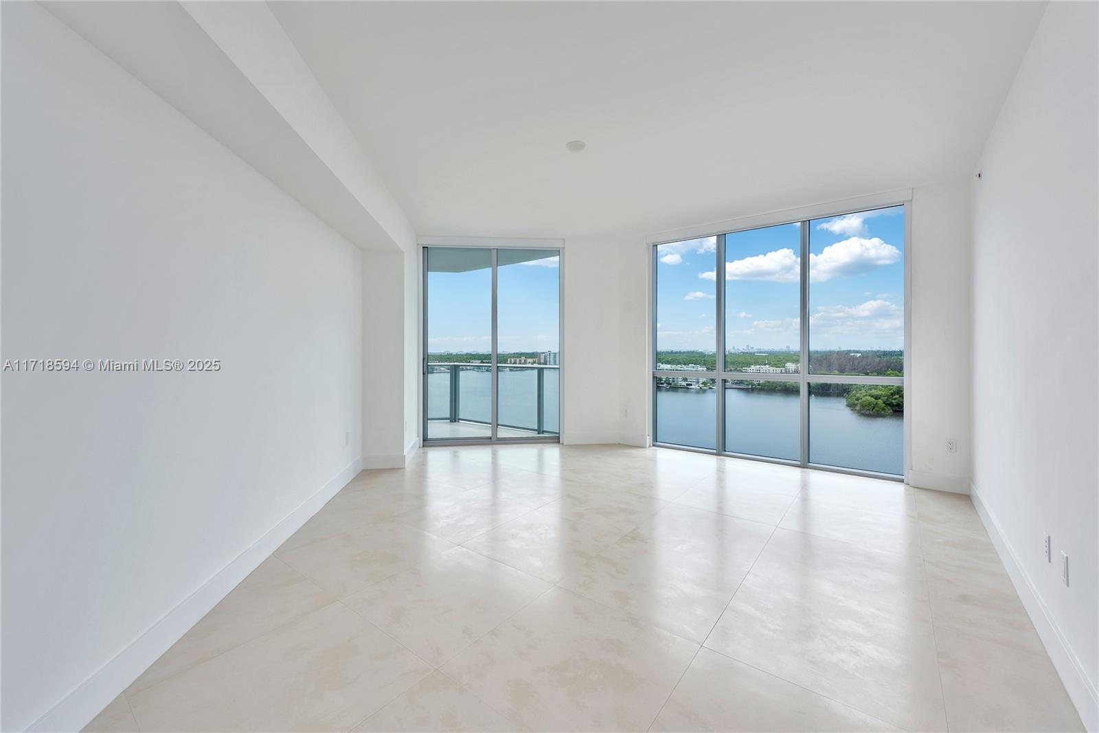 THE RESERVE MARINA PALMS - Residential