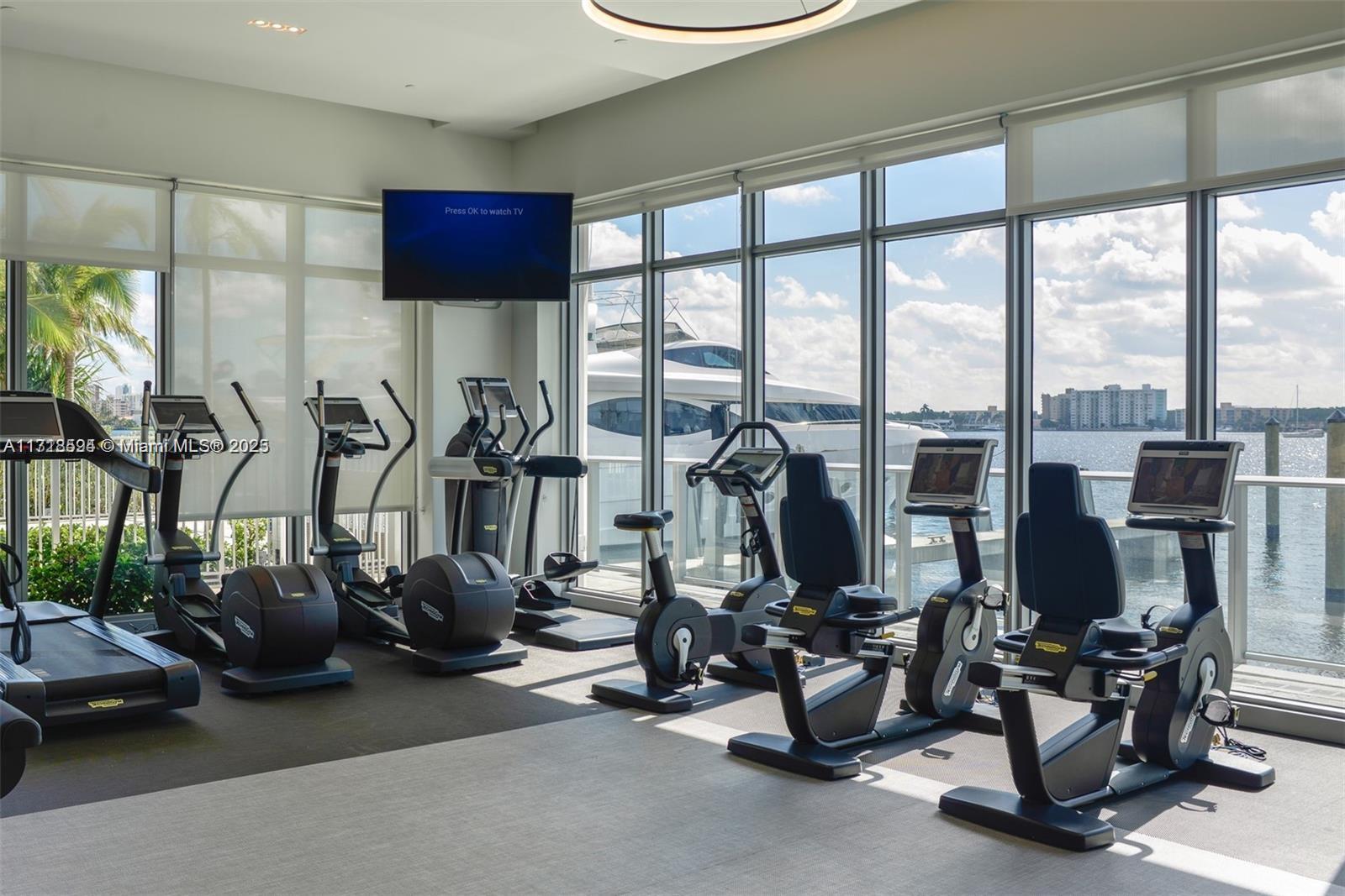 THE RESERVE MARINA PALMS - Residential