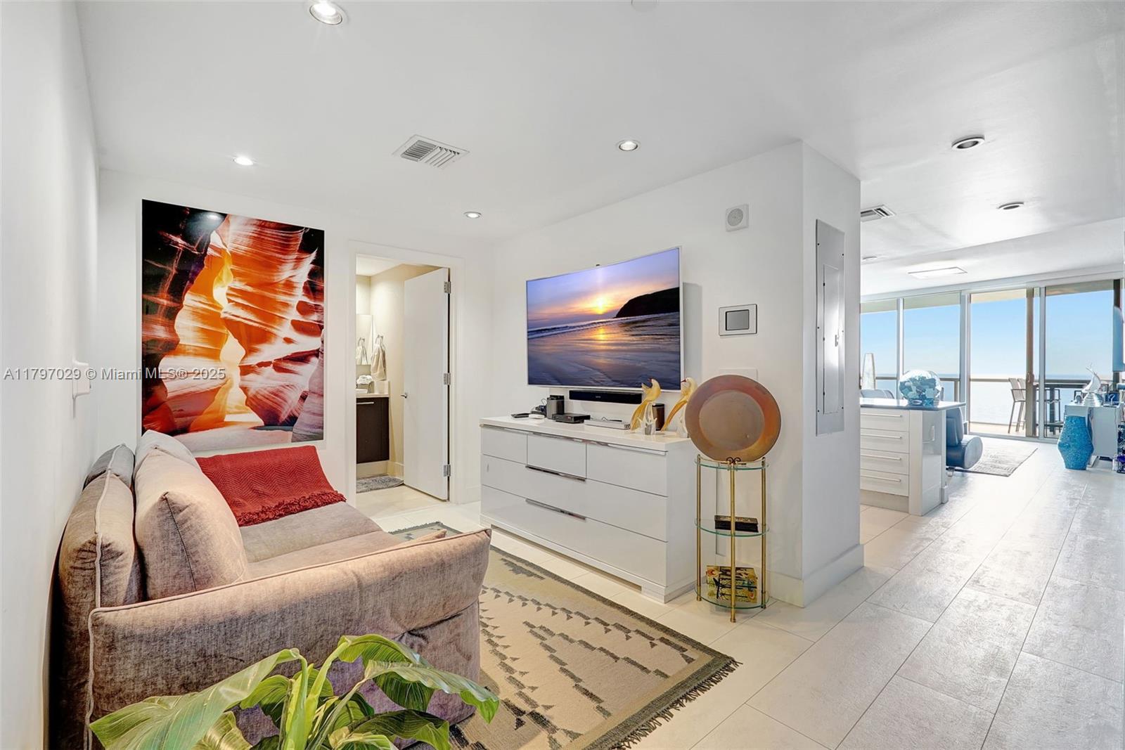 JADE OCEAN CONDO - Residential