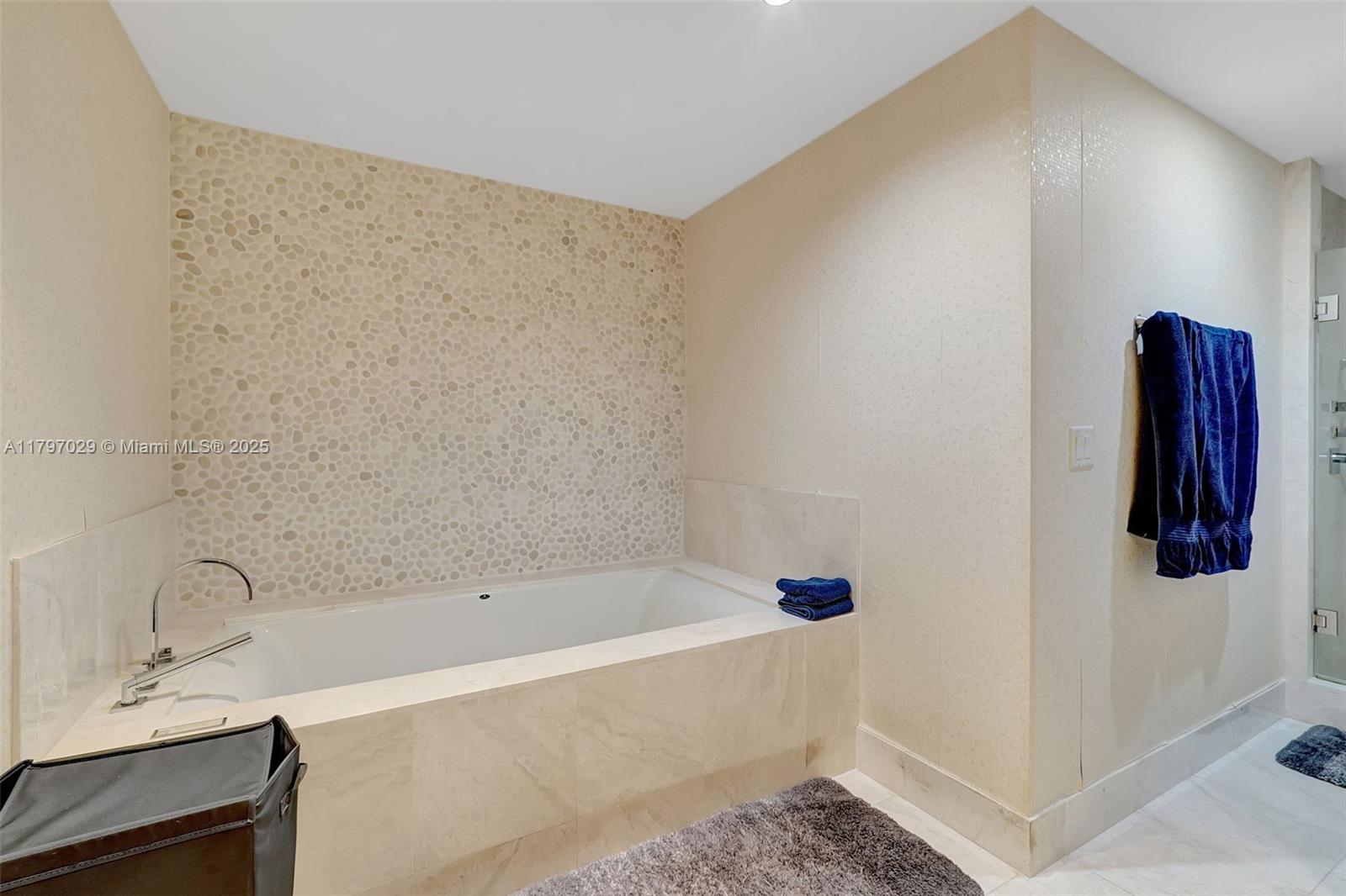 JADE OCEAN CONDO - Residential