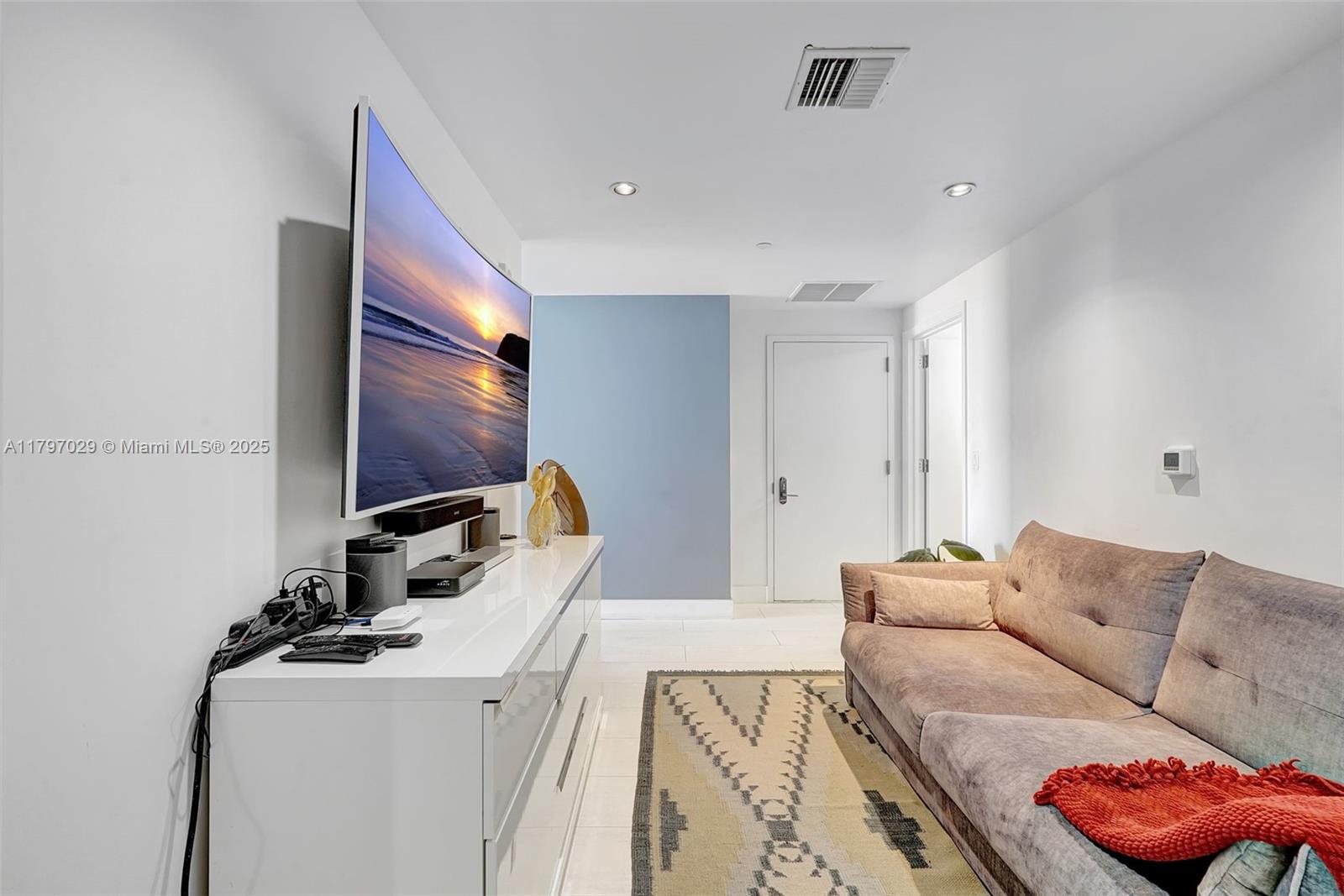 JADE OCEAN CONDO - Residential