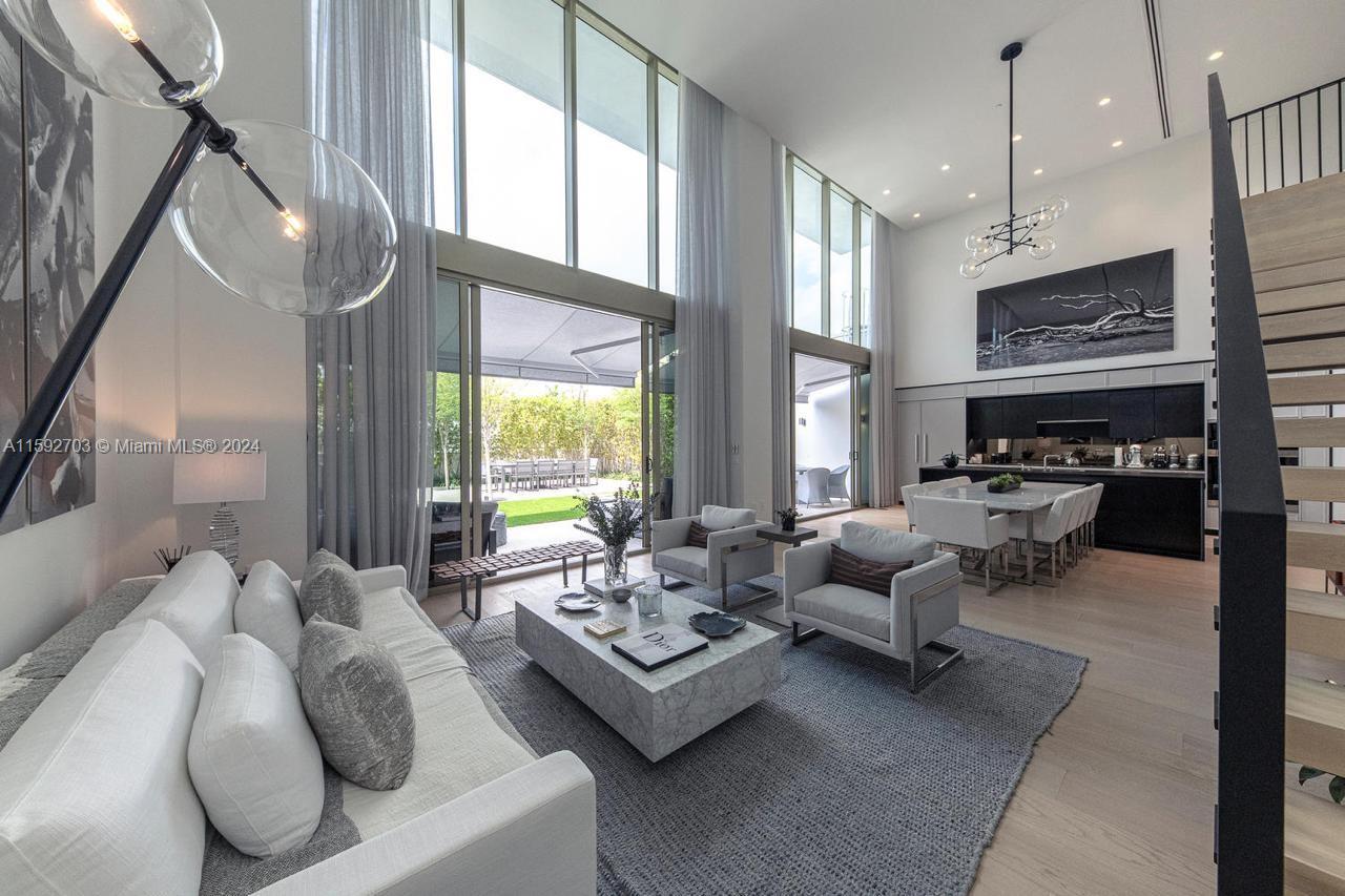 300 COLLINS CONDO - Residential Lease