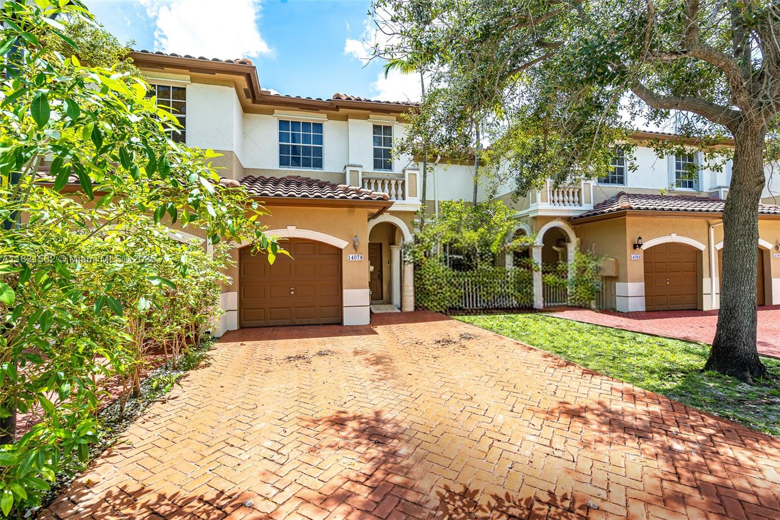 Spacious 2-story 3 bed, 2.5 bath townhouse with 1-car garage in the gated community of Escada @ Vizcaya—feels like a single-family home! Enjoy resort-style amenities including 3 residents gated entrances, roving security, clubhouse, gym, pool, play area, and scenic walking/jogging path. Conveniently located near schools, shopping, dining, and major highways. A perfect blend of comfort, security, and location!