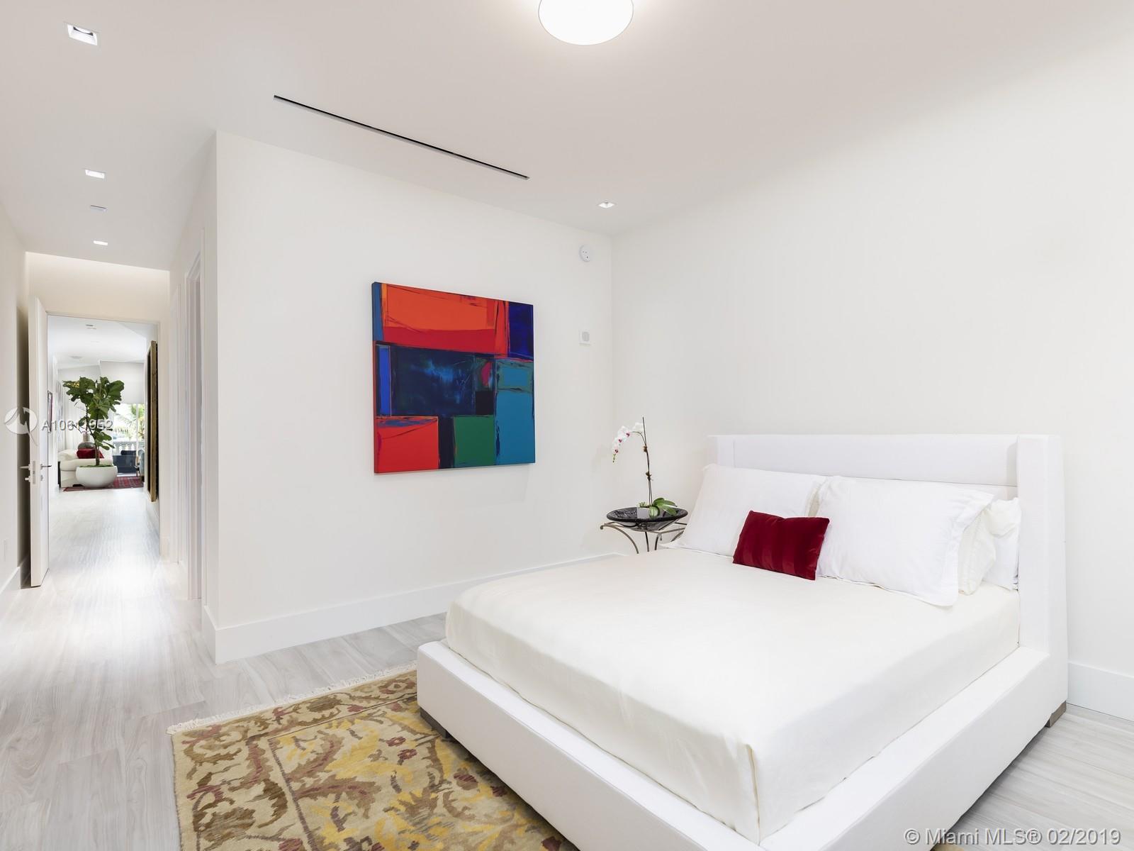 5000 BAYVIEW AT FISHER IS - Residential