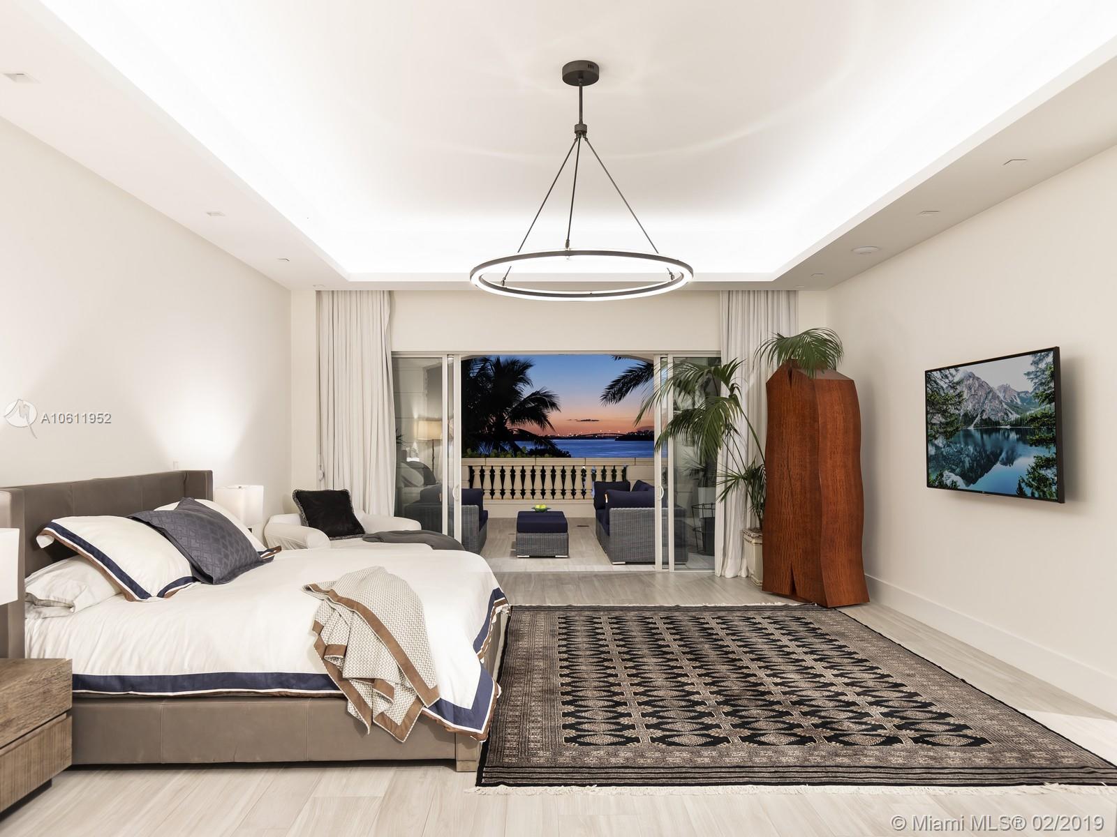 5000 BAYVIEW AT FISHER IS - Residential