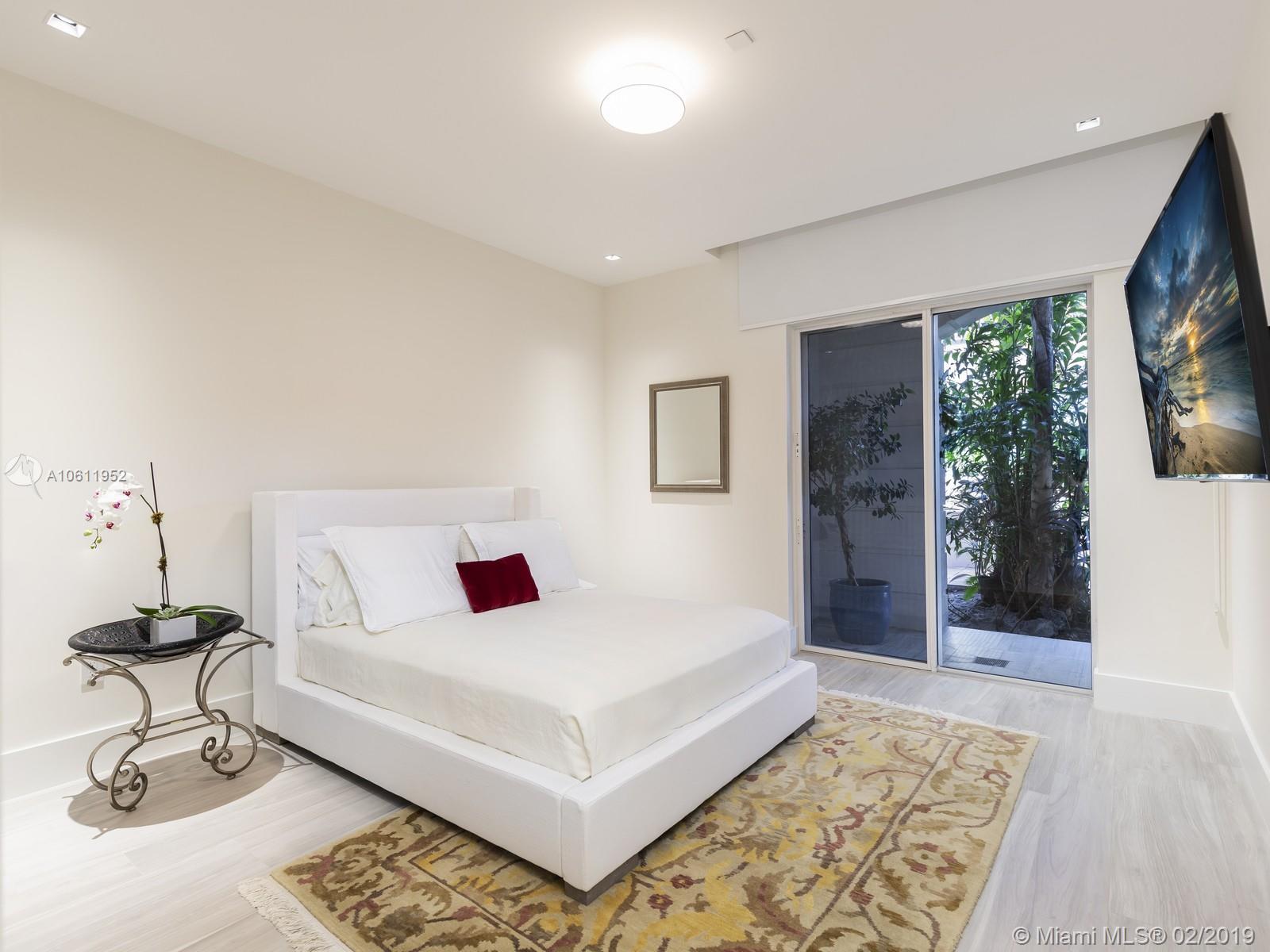 5000 BAYVIEW AT FISHER IS - Residential