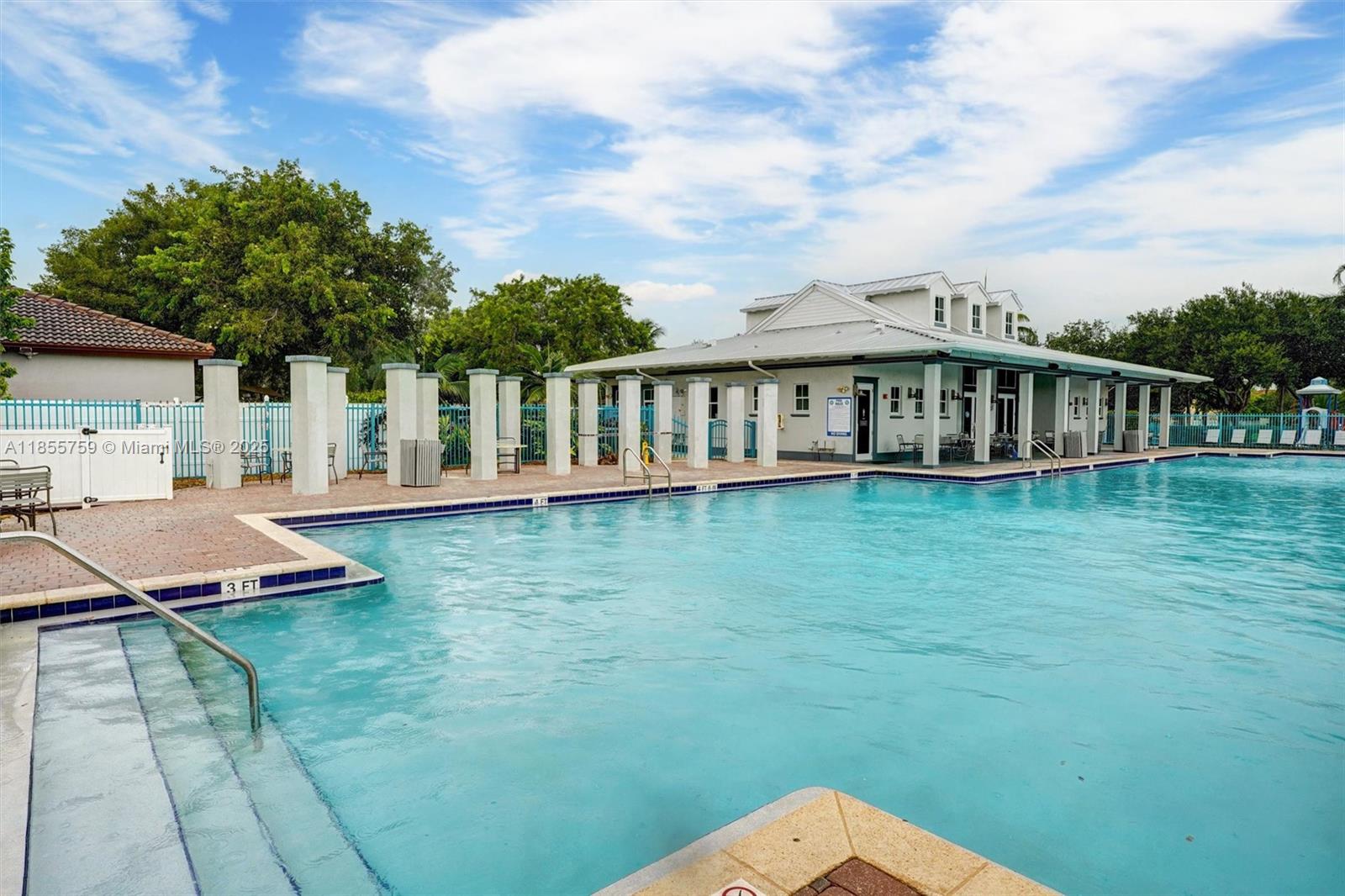 FLORIDIAN BAY ESTATES SOU - Residential