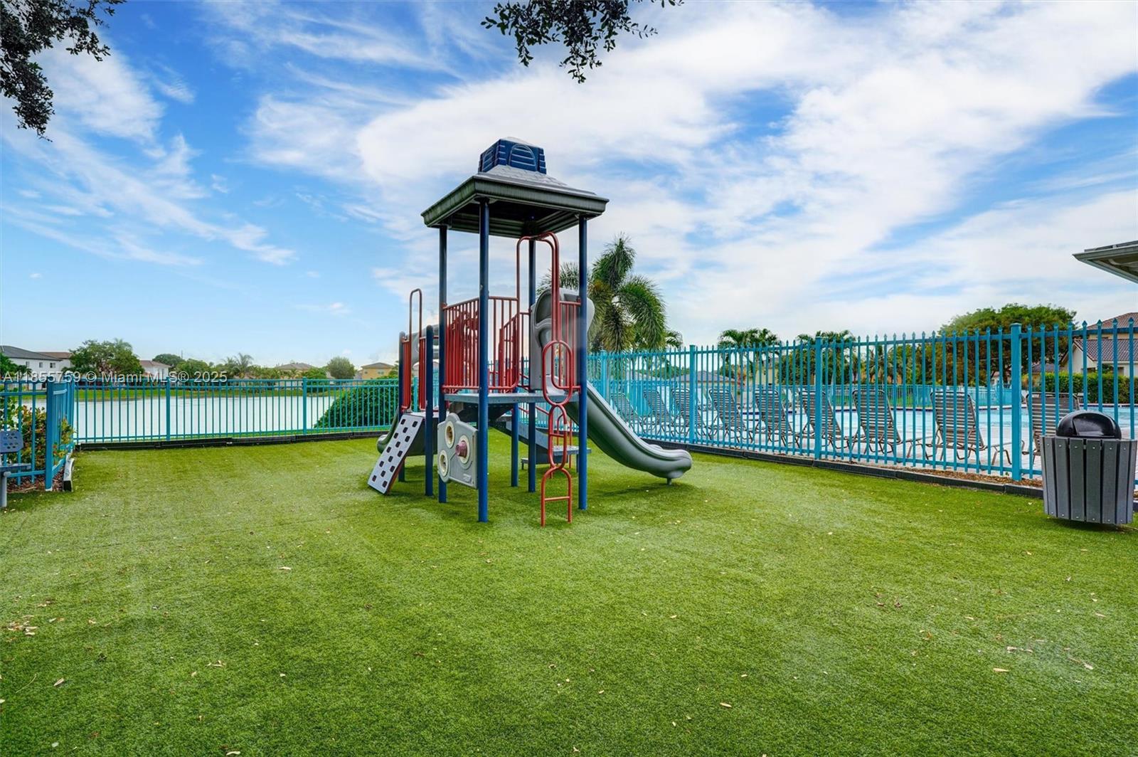 FLORIDIAN BAY ESTATES SOU - Residential