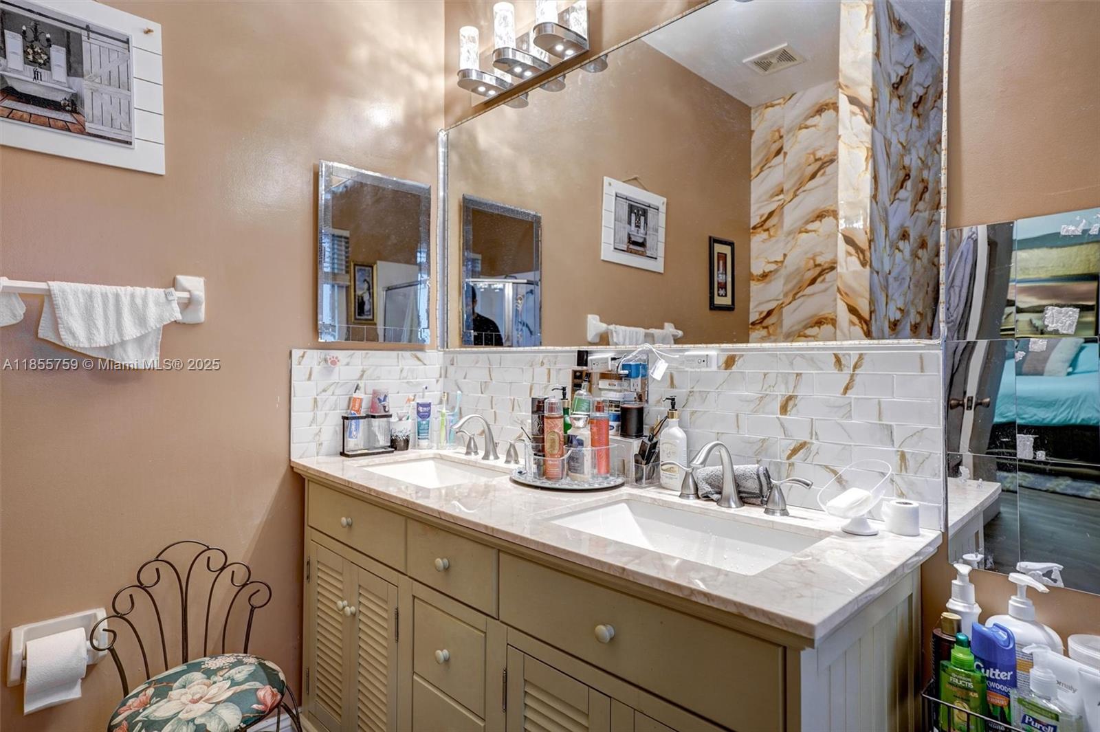 FLORIDIAN BAY ESTATES SOU - Residential